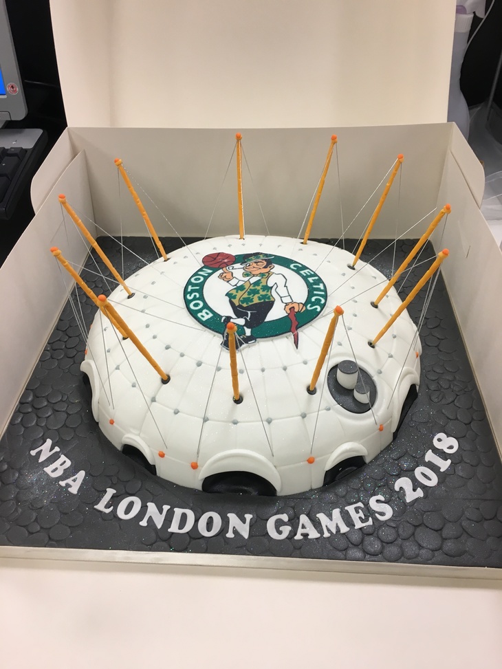 This Baker's Making Epic LondonThemed Cakes Londonist