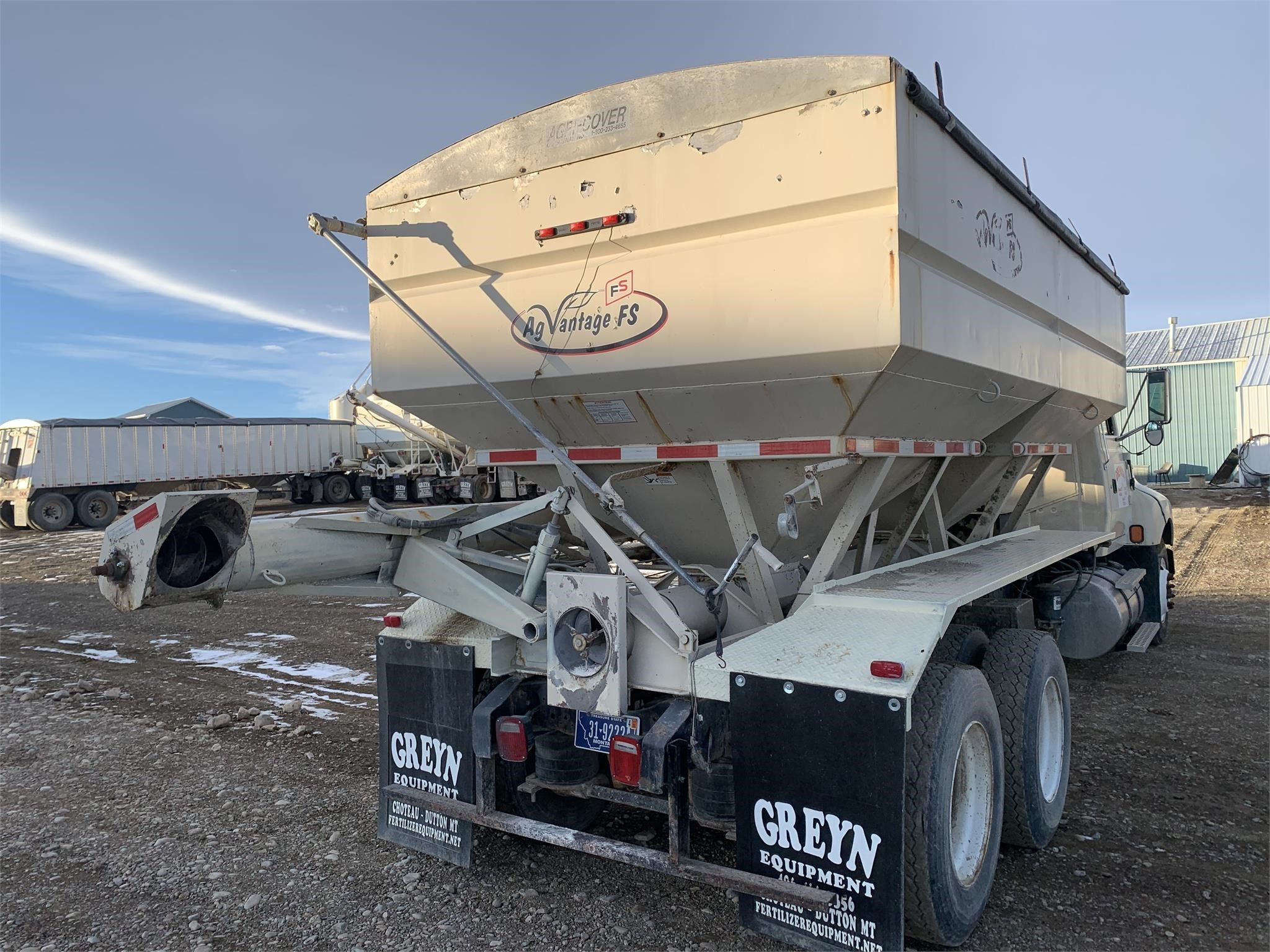 1994 Willmar 1600 PullType Fertilizer Spreader 18,500 Machinery Pete