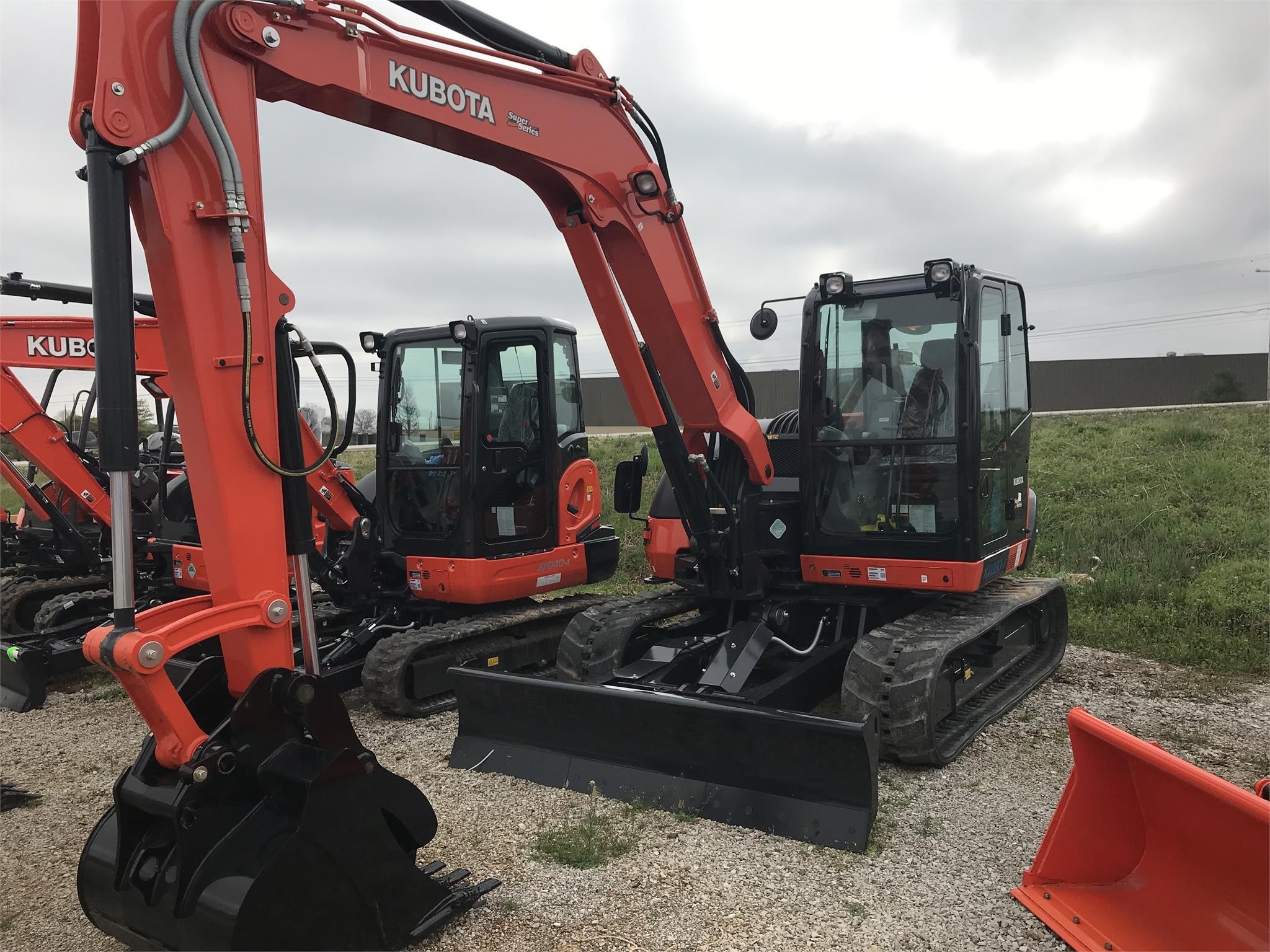 2021 Kubota KX0804 Excavators and Mini Excavator Bowling Green