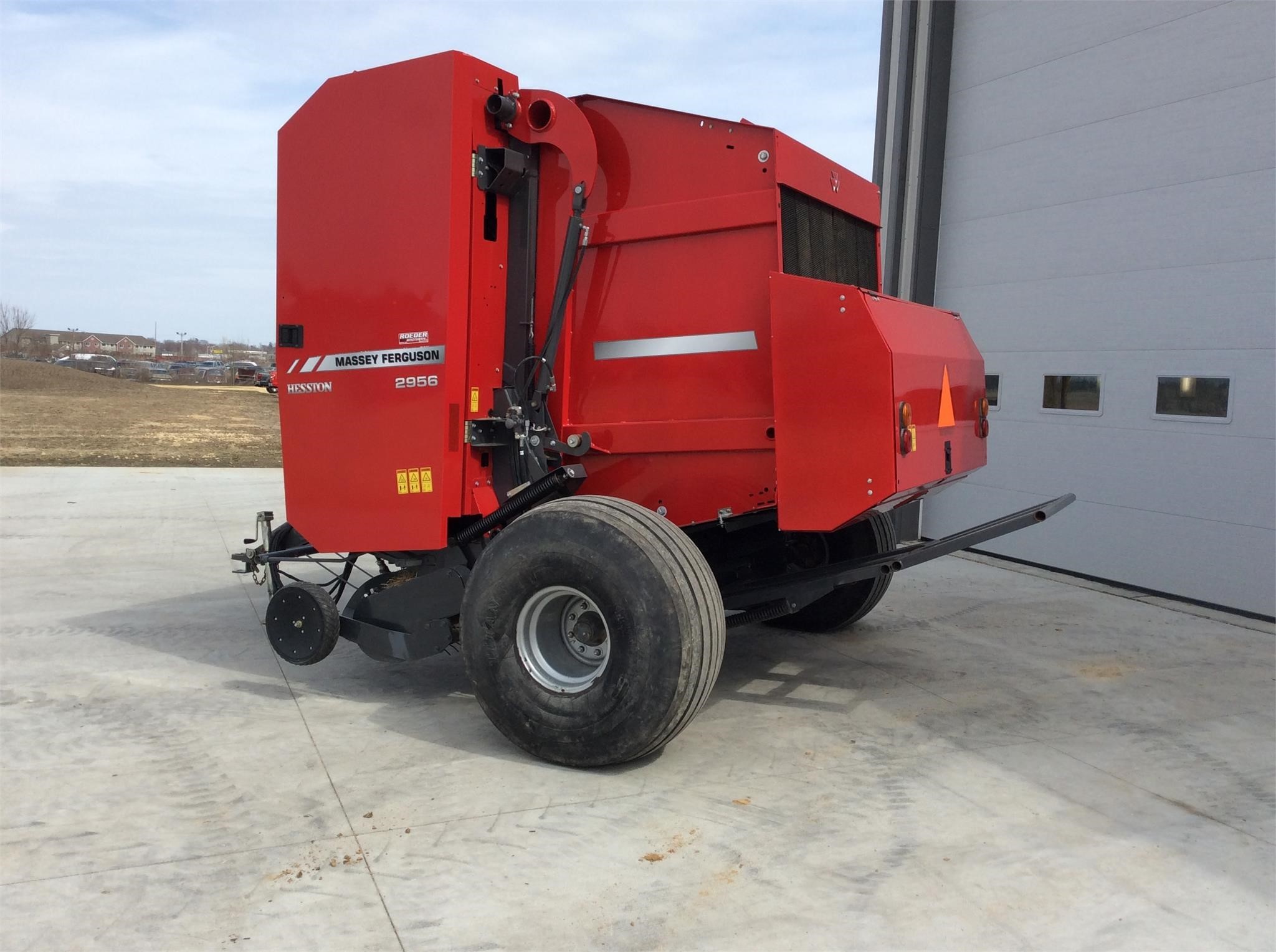 2014 Massey Ferguson 2956 Round Baler Bellevue , Iowa 26,500