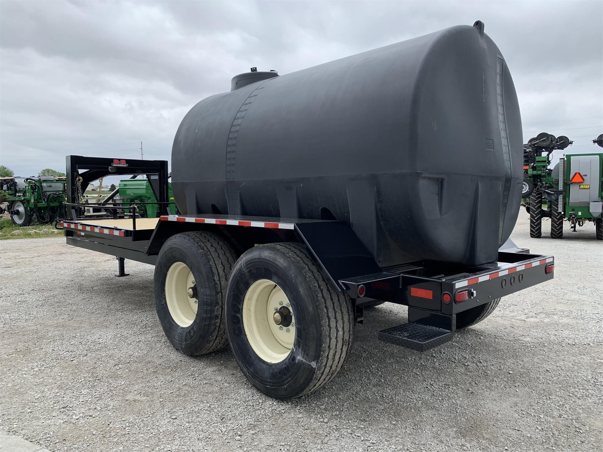 2024 NESSA T20ETGN Tank 29,950 Machinery Pete