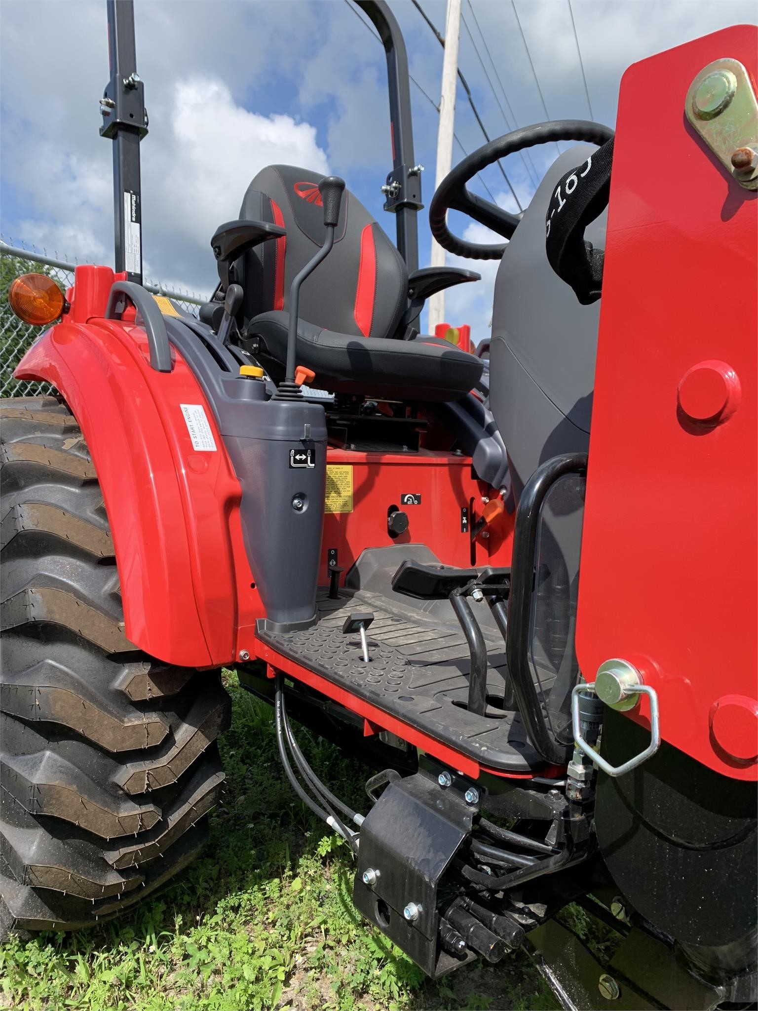 2021 Mahindra 1640 Tractor Sharon Springs, New York Call