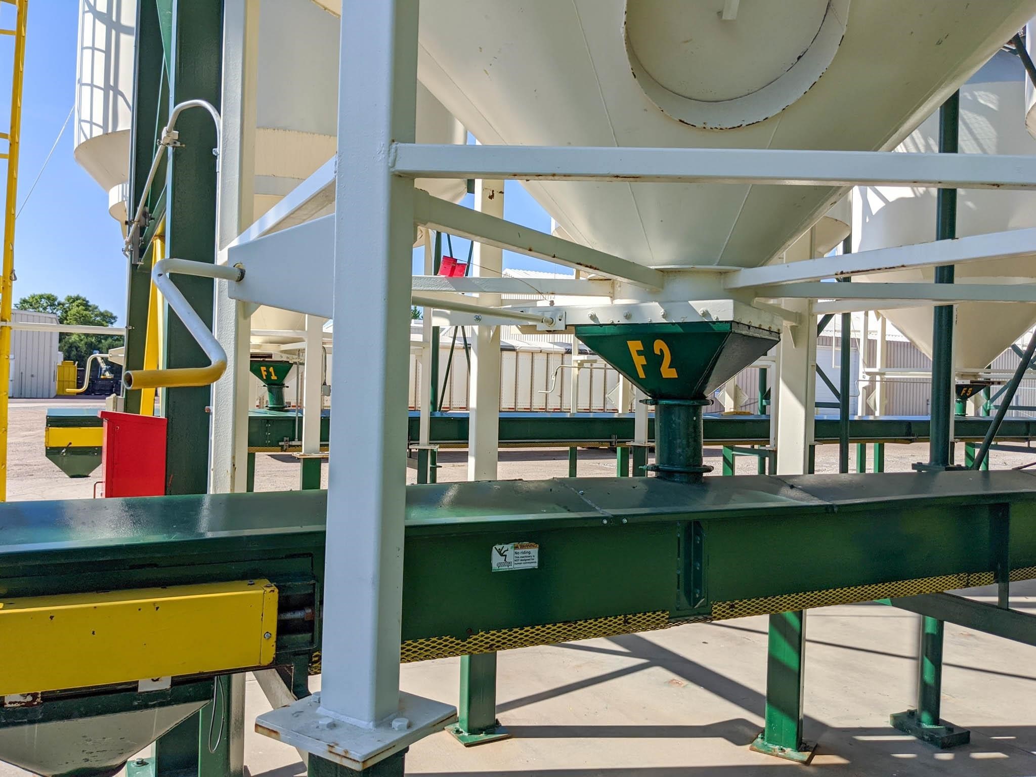 2023 Meridian 141755 Grain Bin 16,971 Machinery Pete