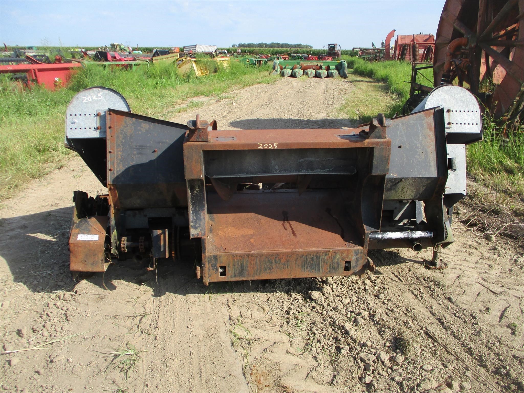 Gleaner A330 Corn Head 3,000 Machinery Pete