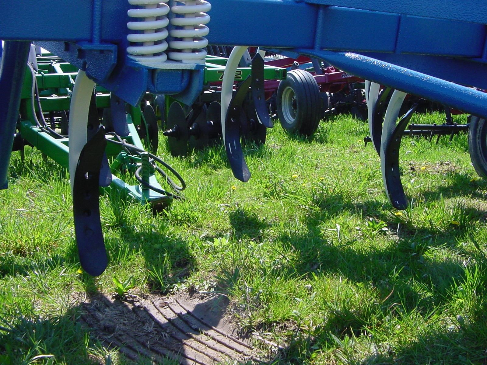 Ford 131 Chisel Plow 2,900 Machinery Pete