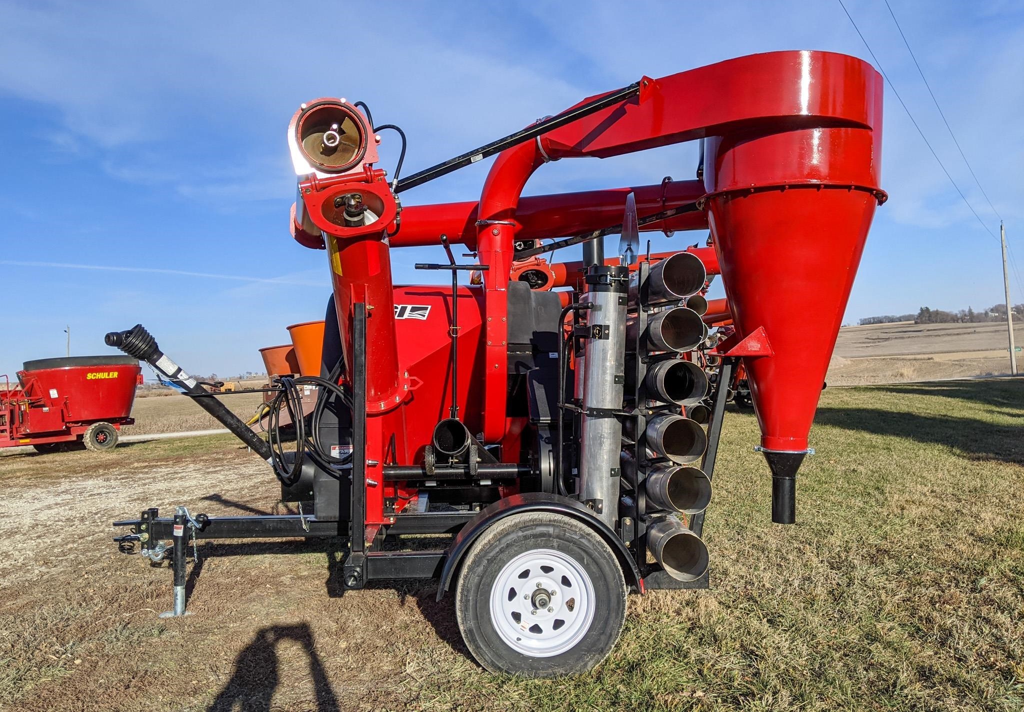 2022 AGI VRX Grain Vac 43,623 Machinery Pete