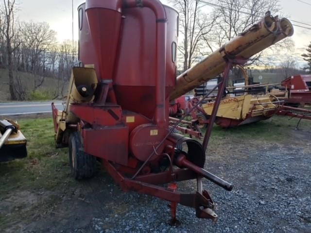 New Holland 354 Grinders and Mixer Union, West Virginia 2,995