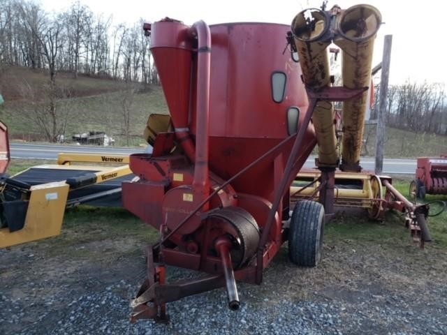 New Holland 354 Grinders and Mixer Union, West Virginia 2,995