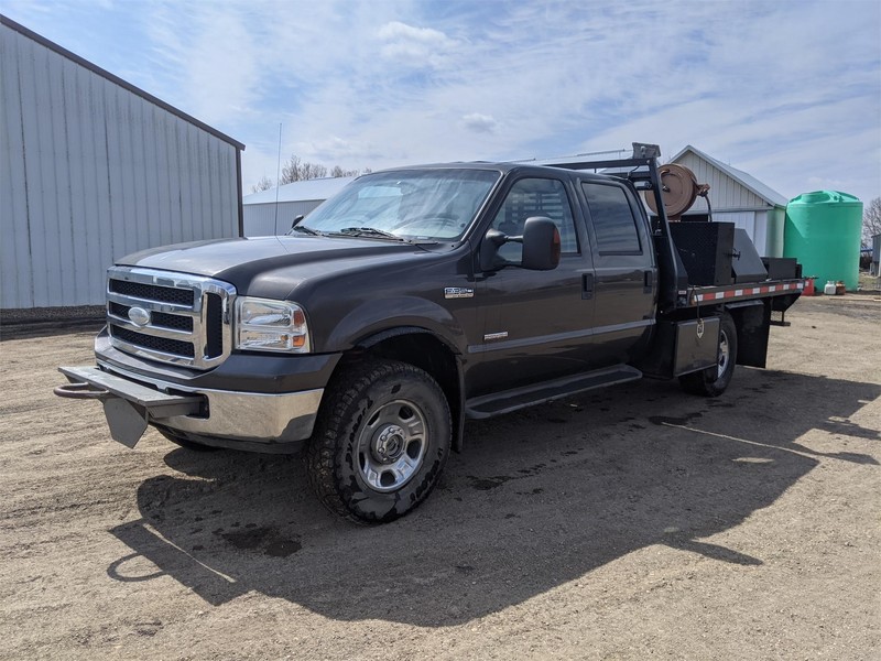 Moore Auctions LLC Edinburg Edinburg, ND Machinery Pete