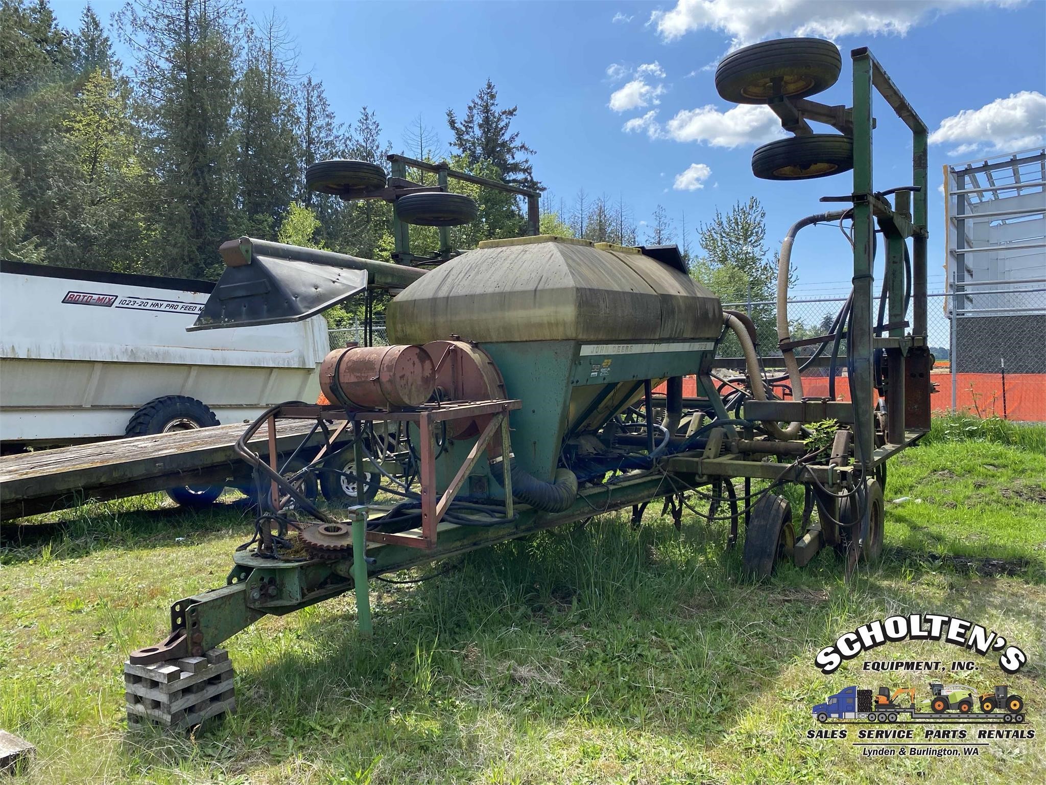 John Deere 775 Air Seeder 1,200 Machinery Pete