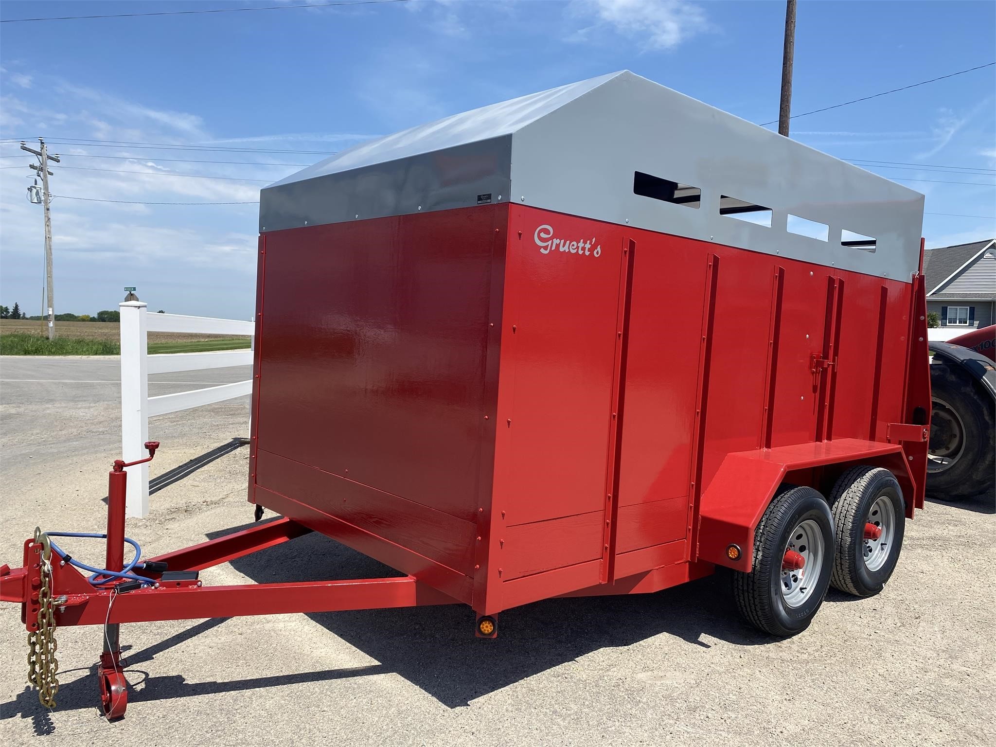 2023 Gruetts CT12 Livestock Trailer Call Machinery Pete