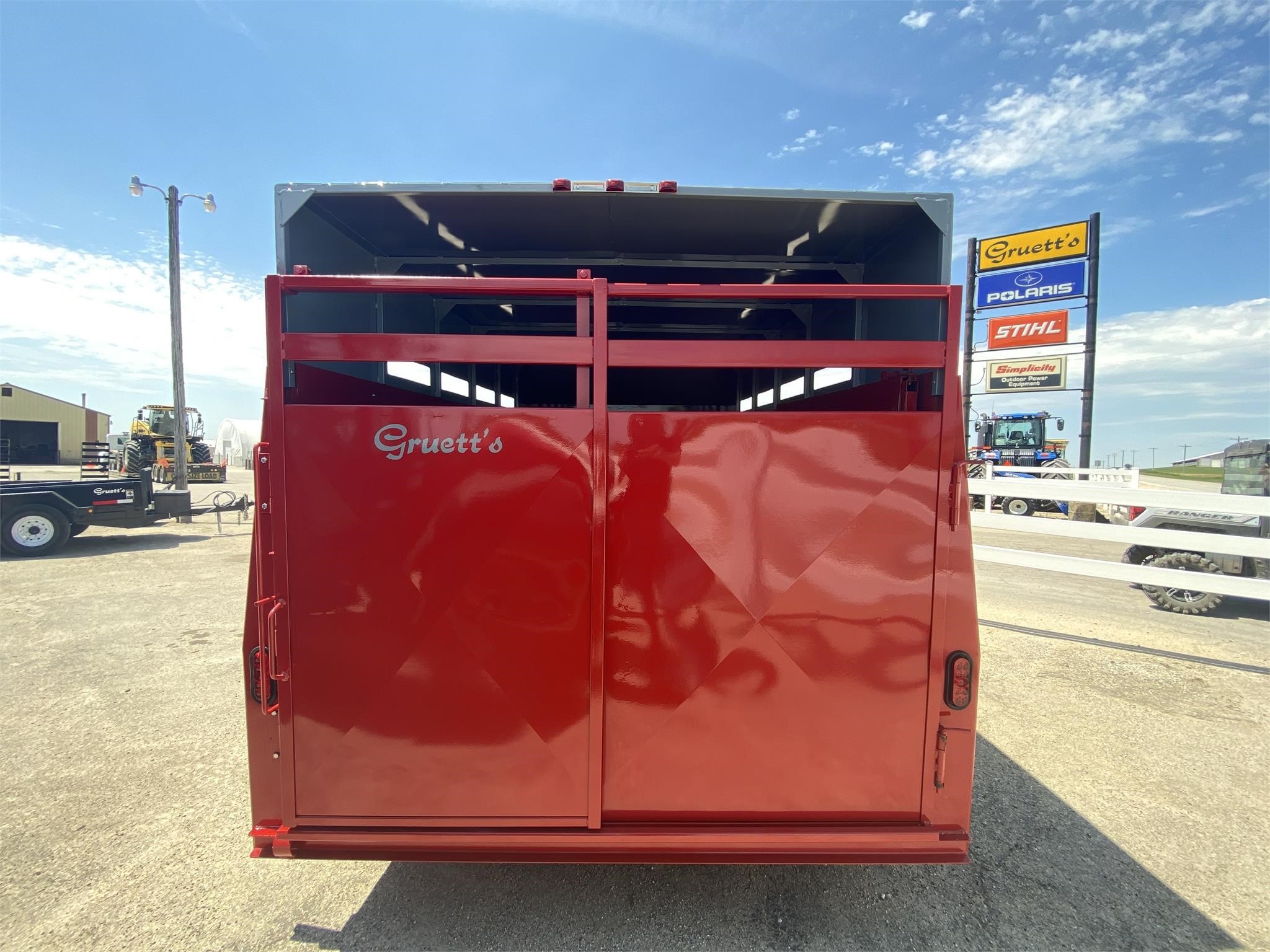 2023 Gruetts CT12 Livestock Trailer Call Machinery Pete