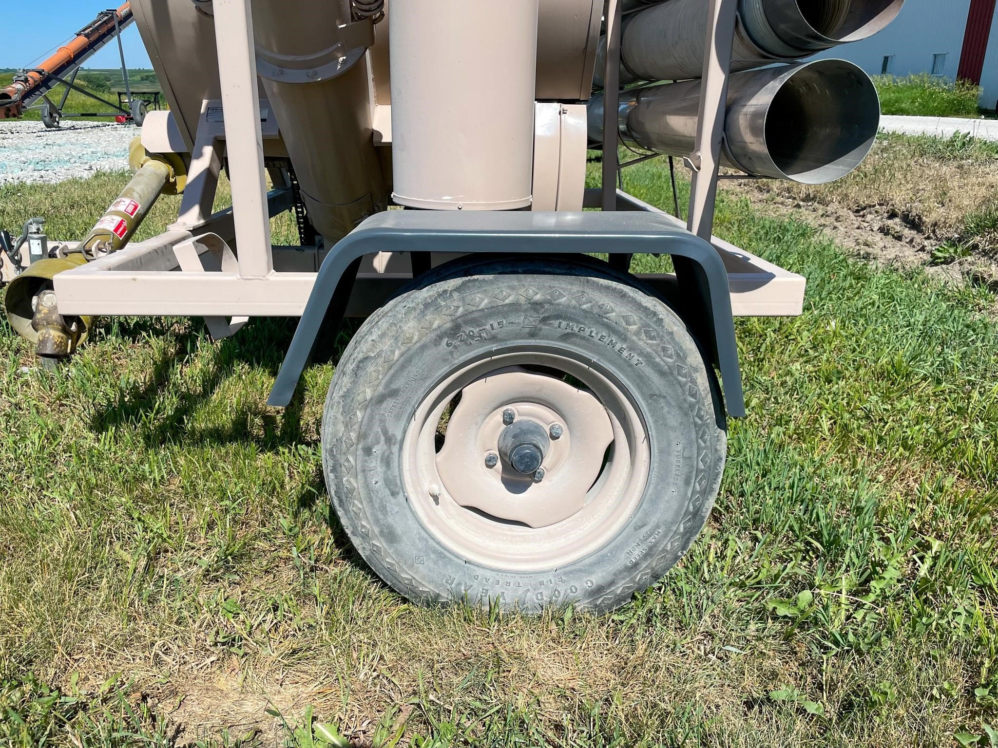 2000 Rem 1026B Grain Vac 15,995 Machinery Pete