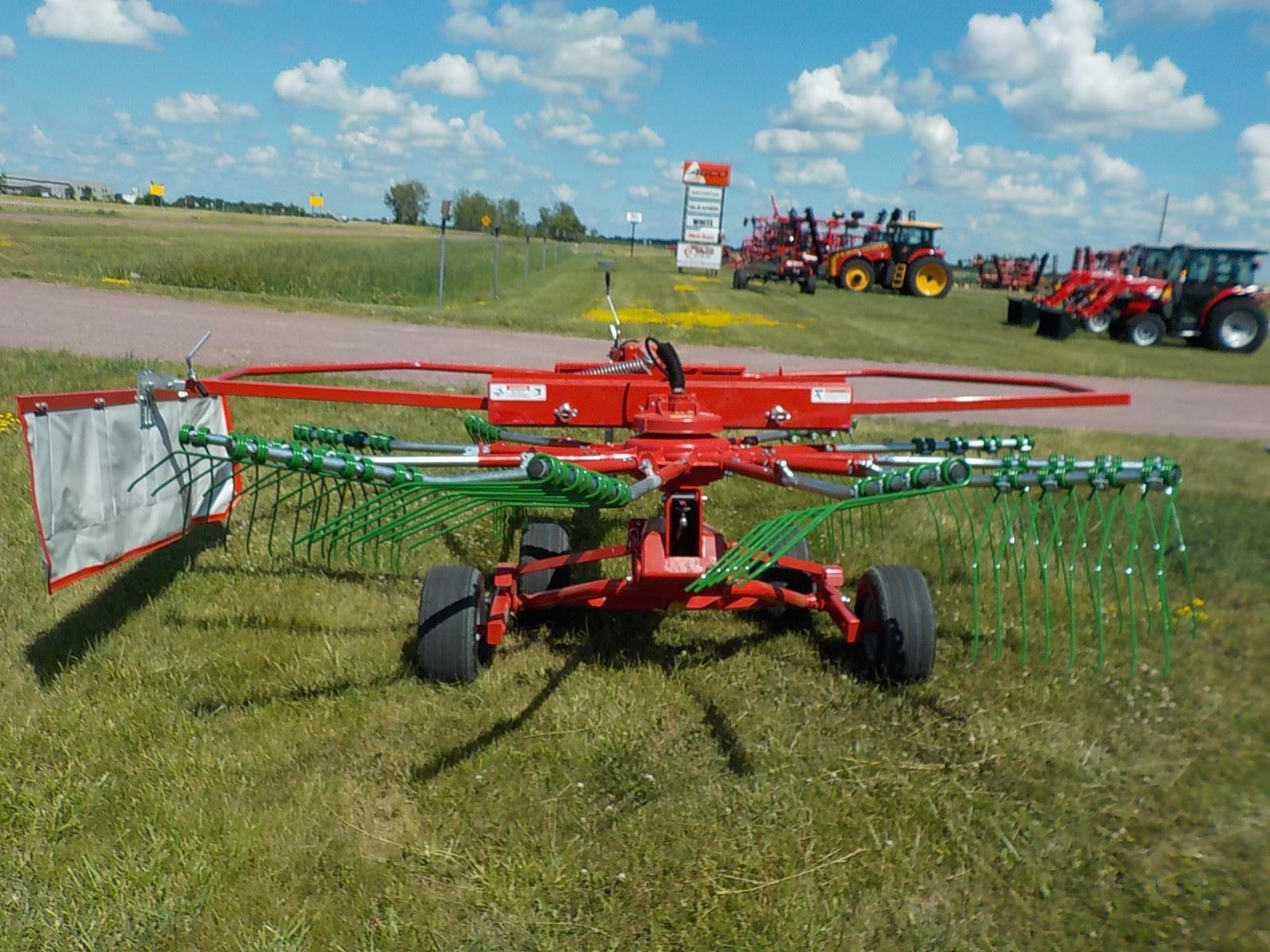 2023 Farm King RR420 Rake 7,950 Machinery Pete