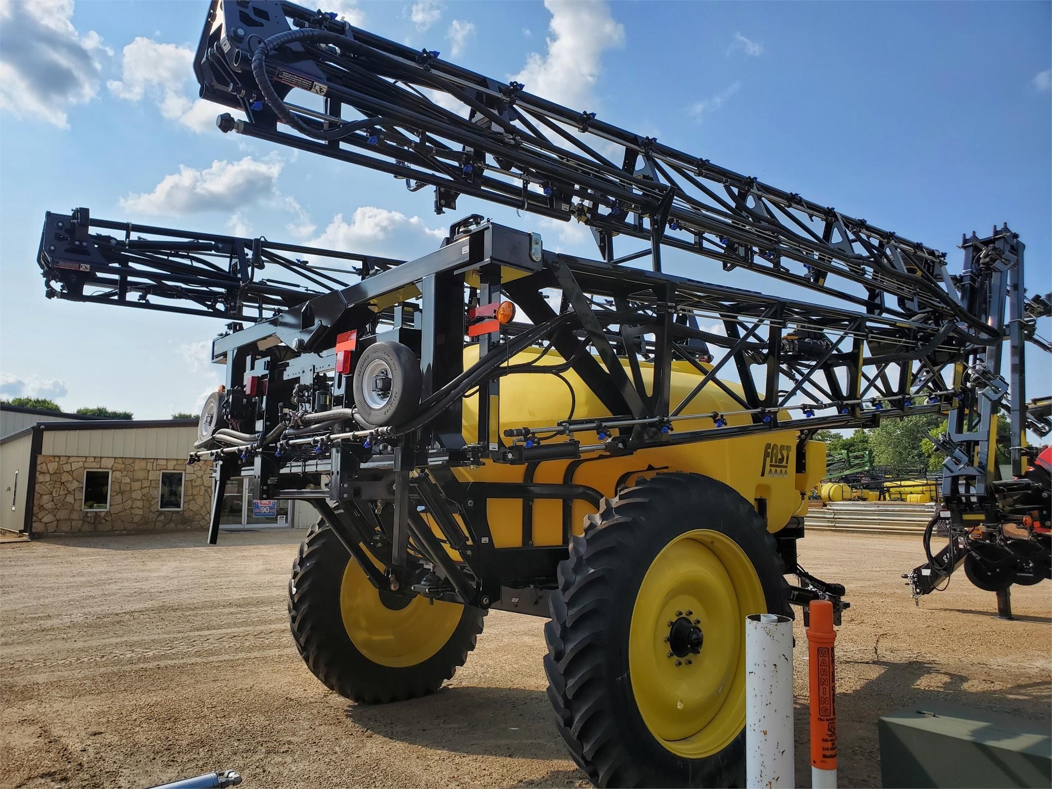 Fast 9518T PullType Sprayer Call Machinery Pete