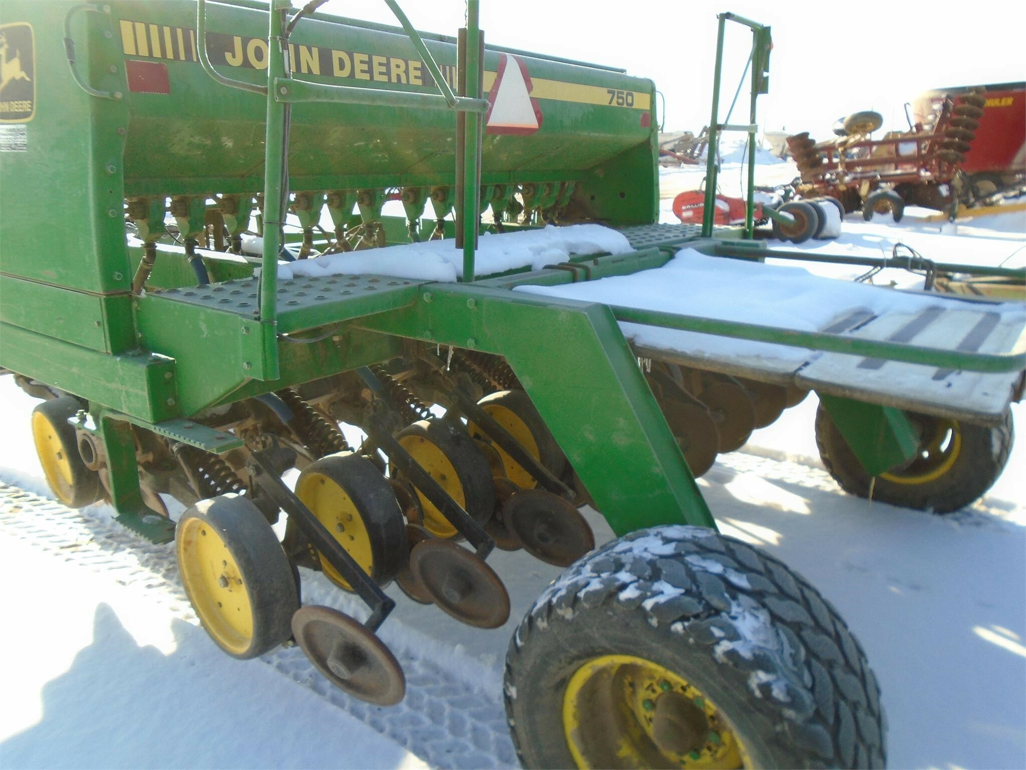 John Deere 750 Drill 26,000 Machinery Pete