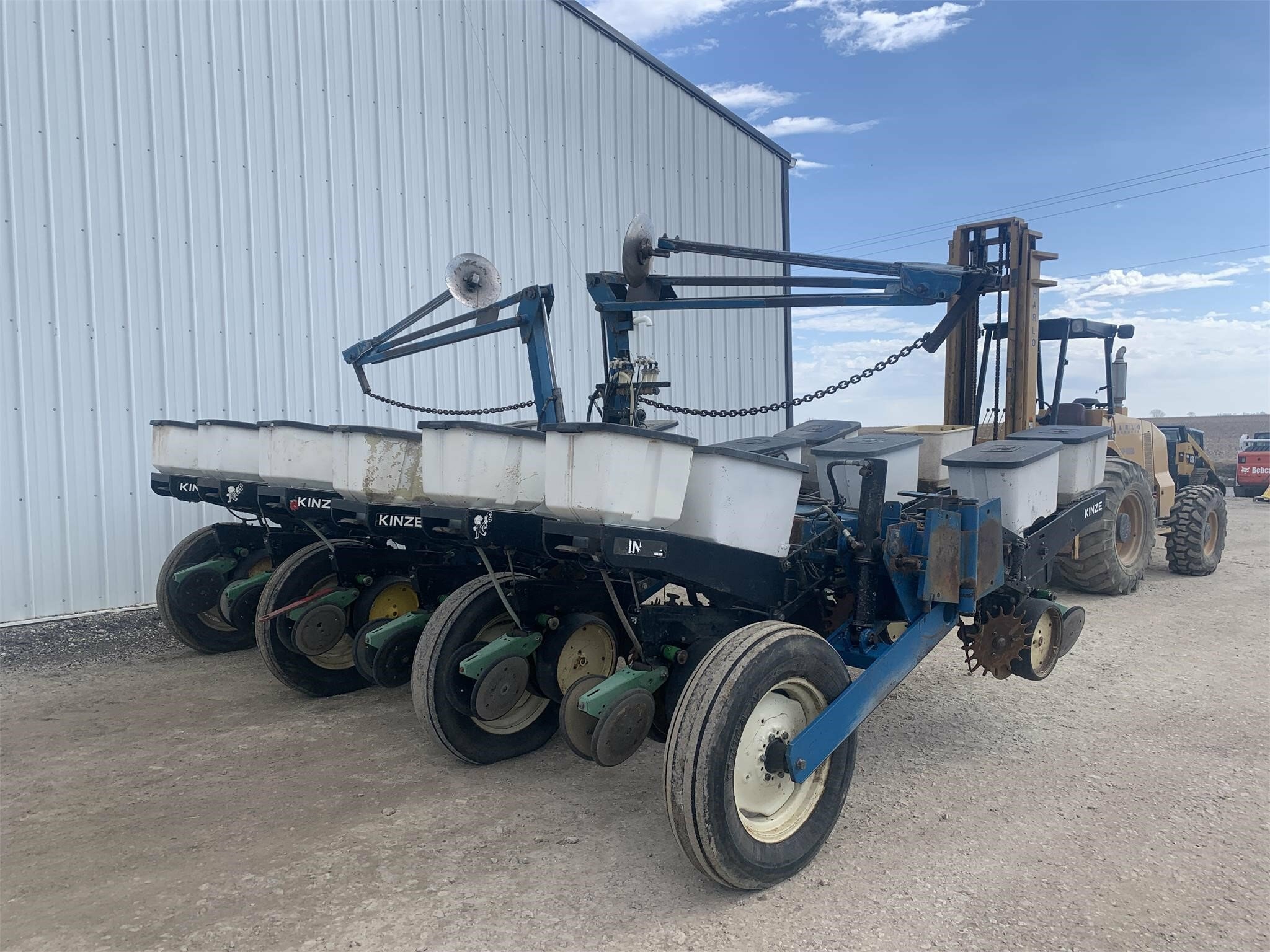 Kinze 2200 Planter 5,900 Machinery Pete