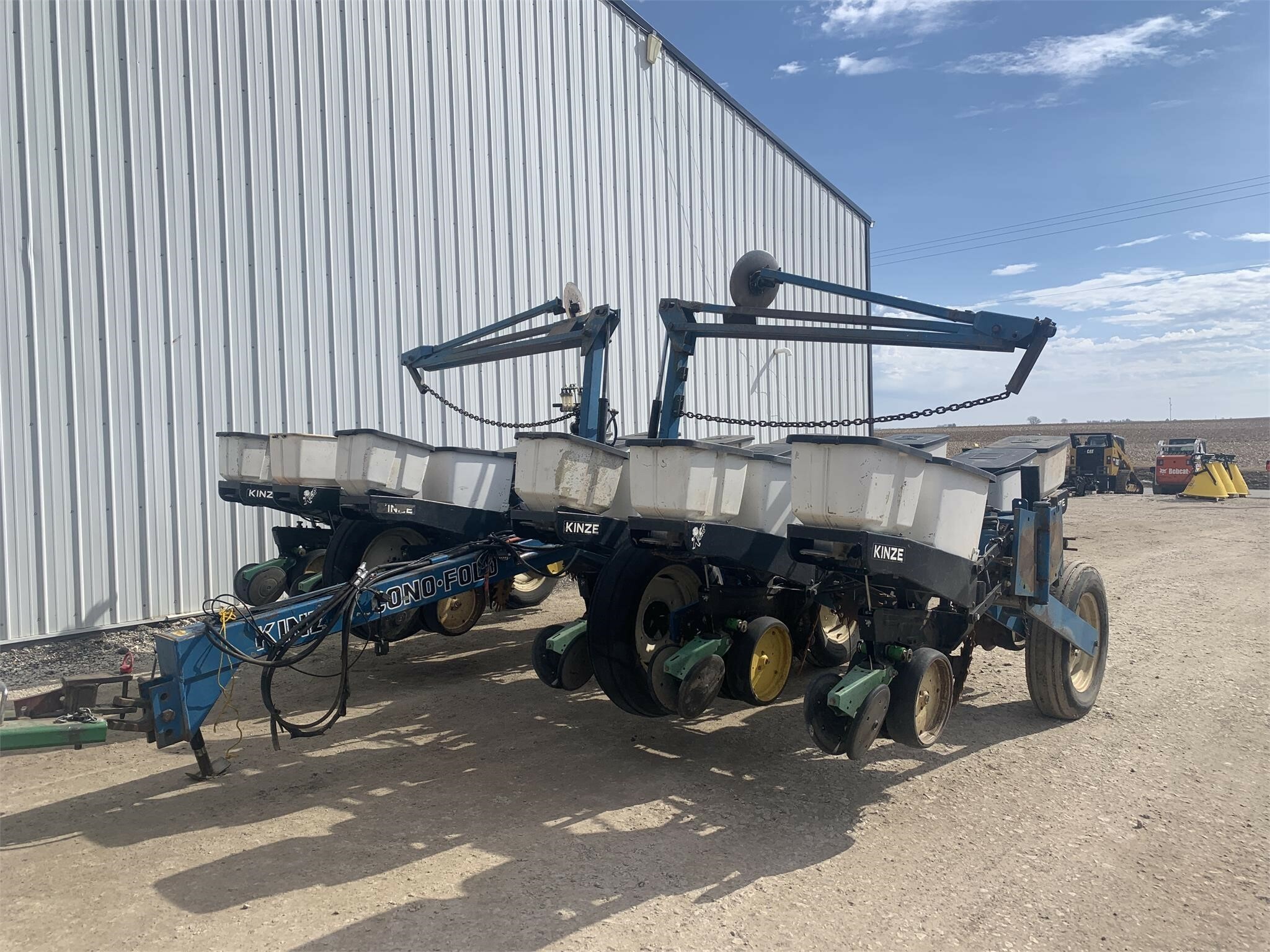 Kinze 2200 Planter 5,900 Machinery Pete