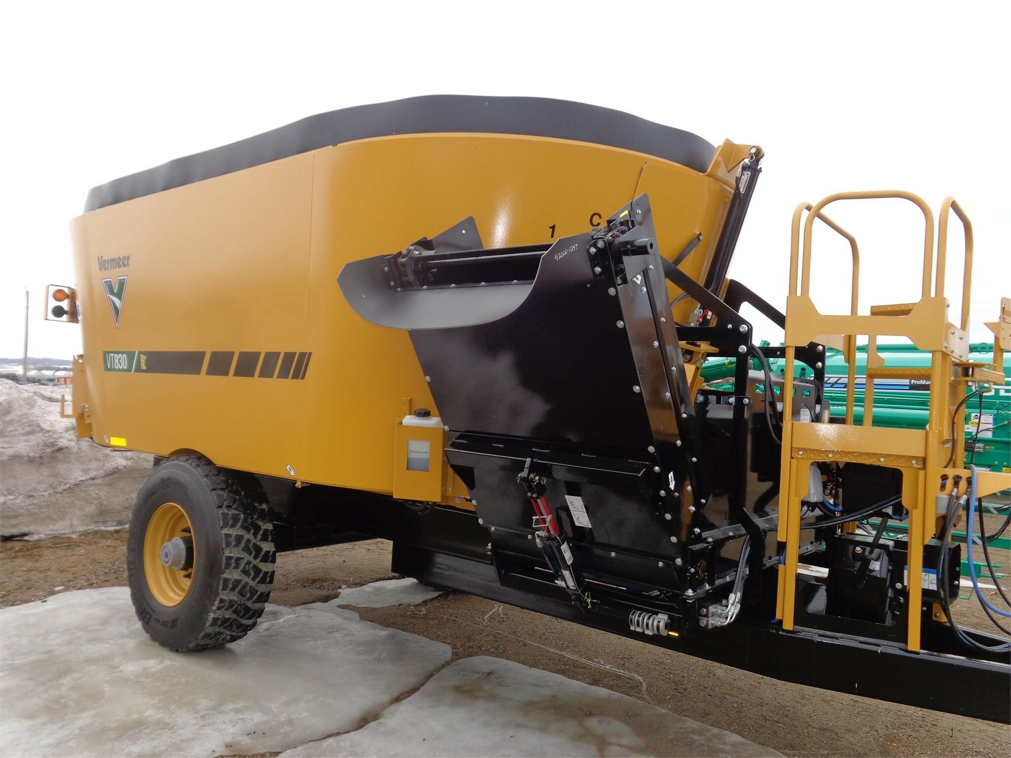 Vermeer VT830 Feed Wagon Call Machinery Pete