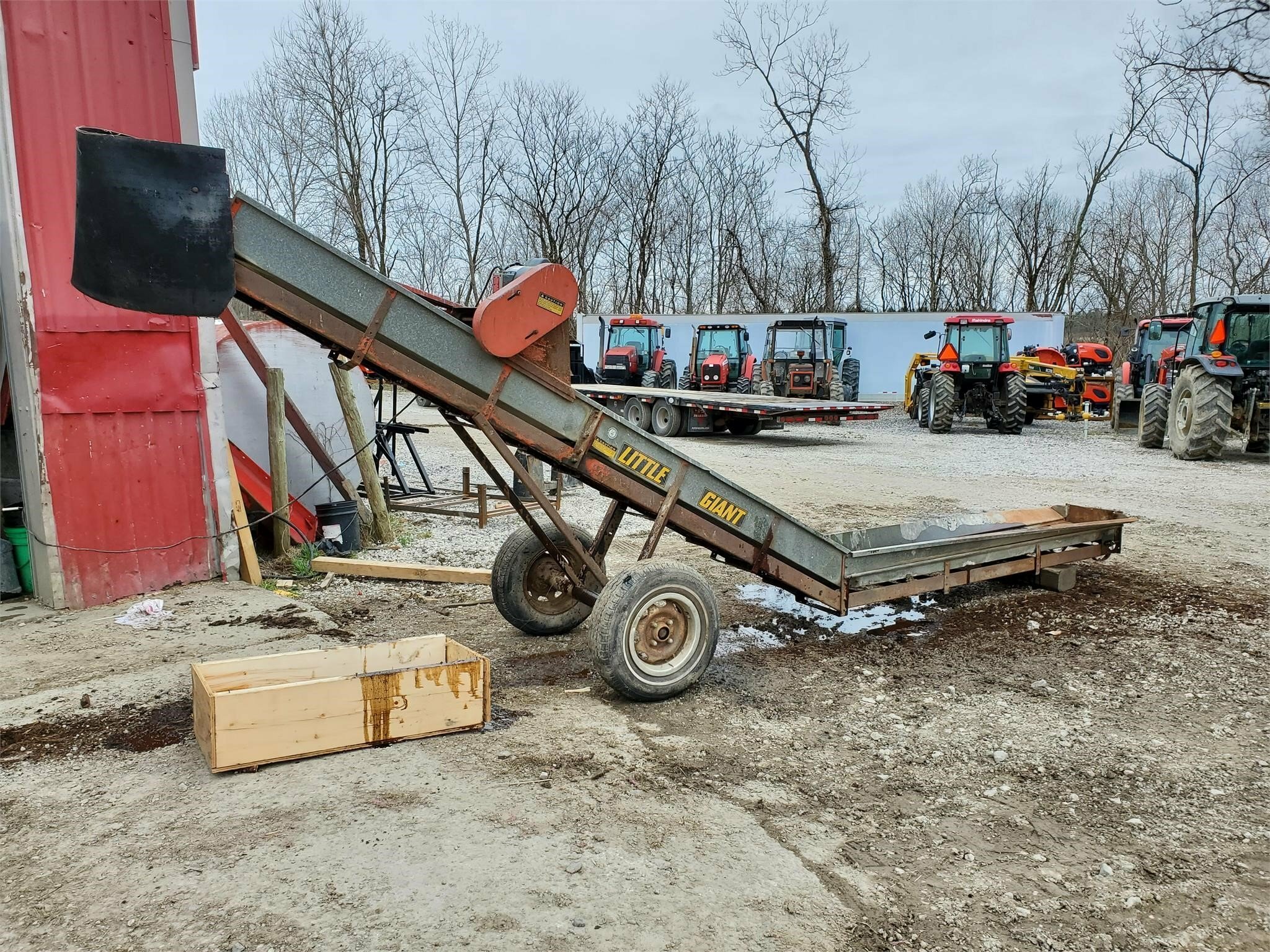 Little Giant Corn Drag Augers and Conveyor 1,250 Machinery Pete