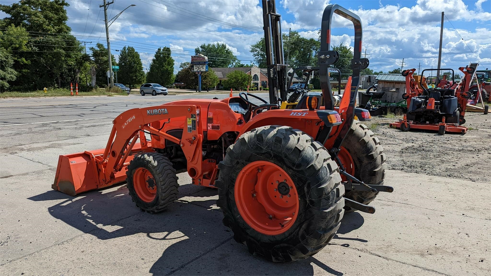 2020 Kubota L4701 Tractor 29,500 Machinery Pete