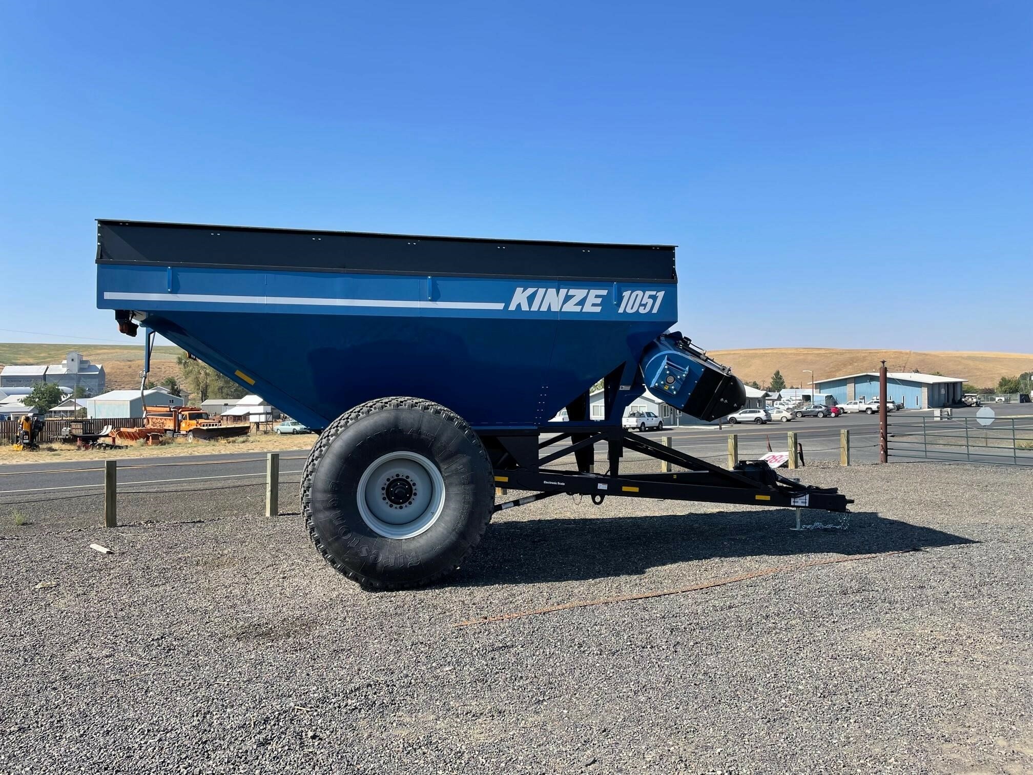 2022 Kinze 1051 Grain Cart Call Machinery Pete