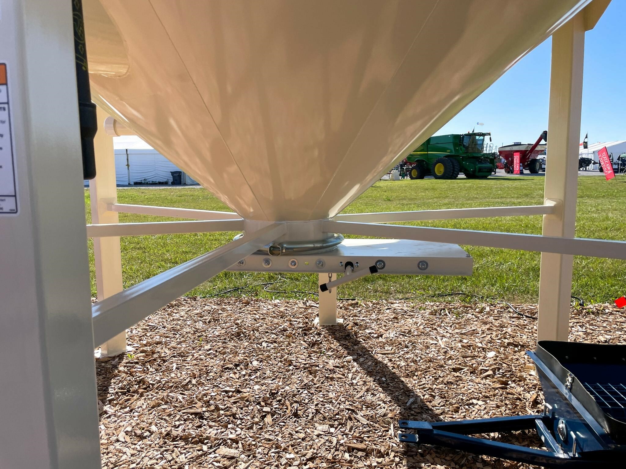 2024 Meridian 1410 Grain Bin 11,695 Machinery Pete