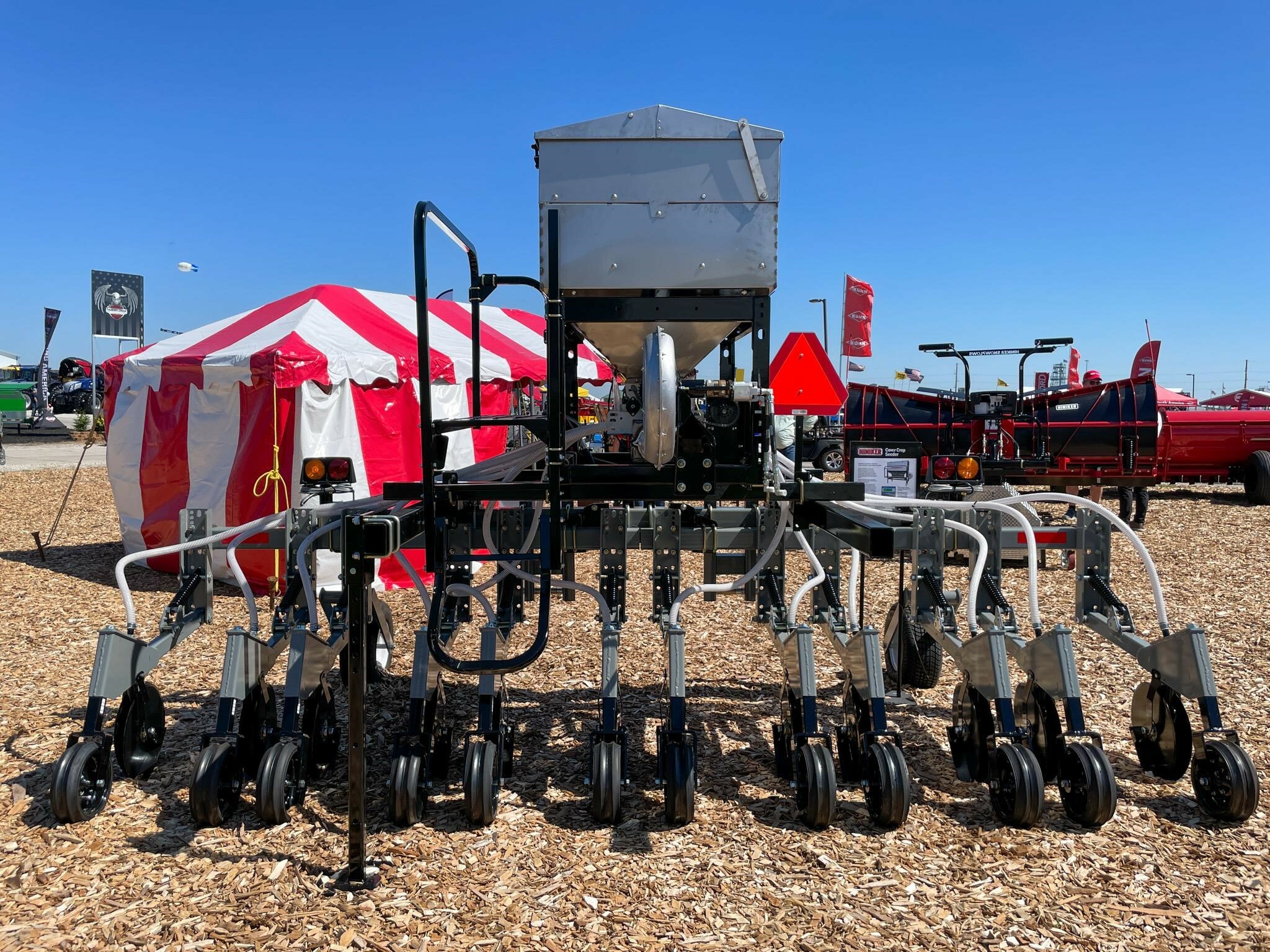 2024 Hiniker CC7000151100 Air Seeder Call Machinery Pete