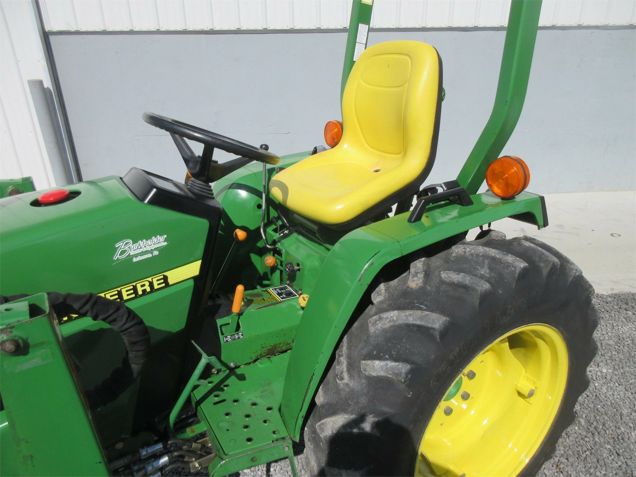 2001 John Deere 790 Tractor 13,900 Machinery Pete