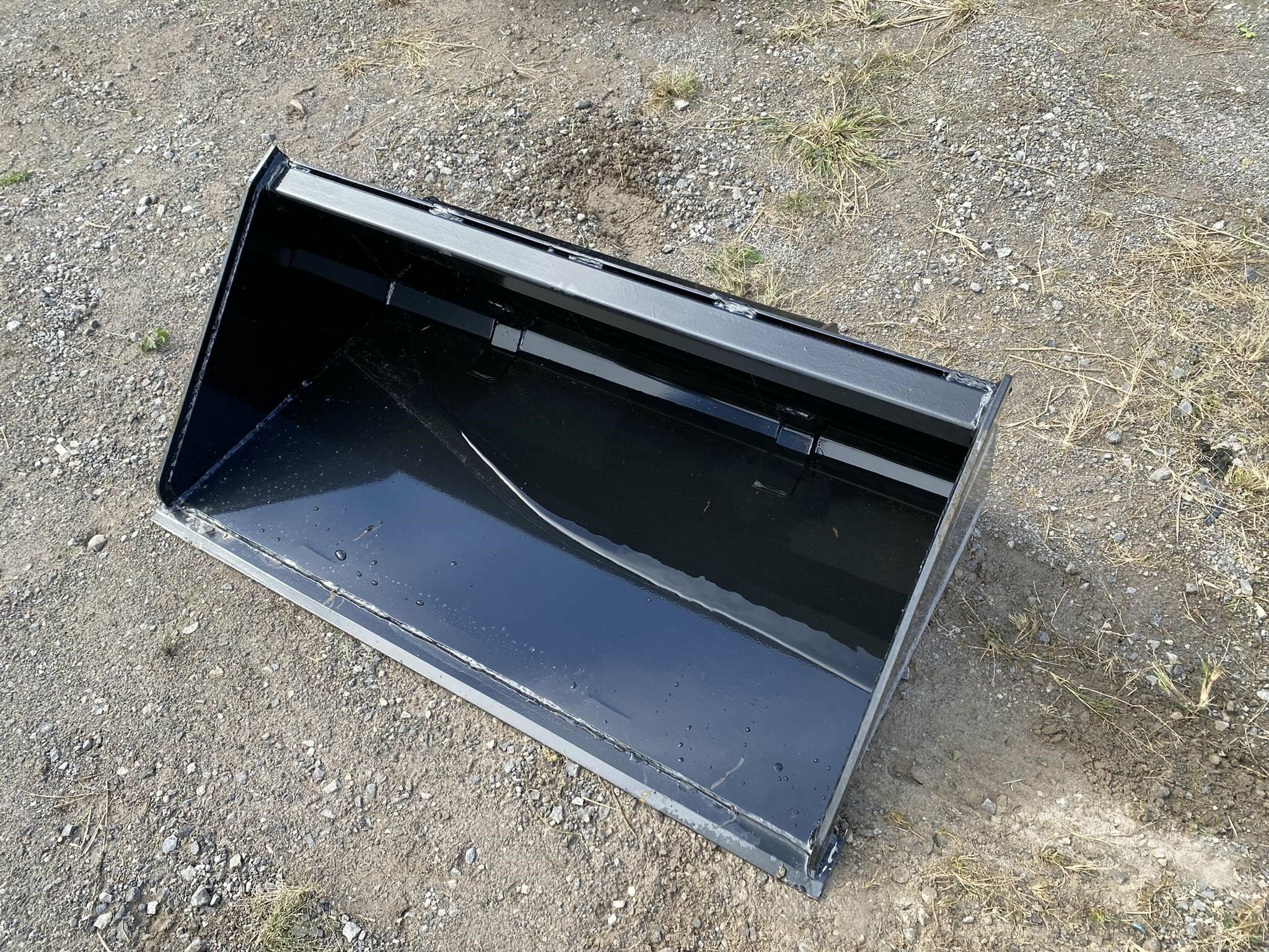 2022 Titan Attachments 42" BUCKET Loader and Skid Steer Attachment