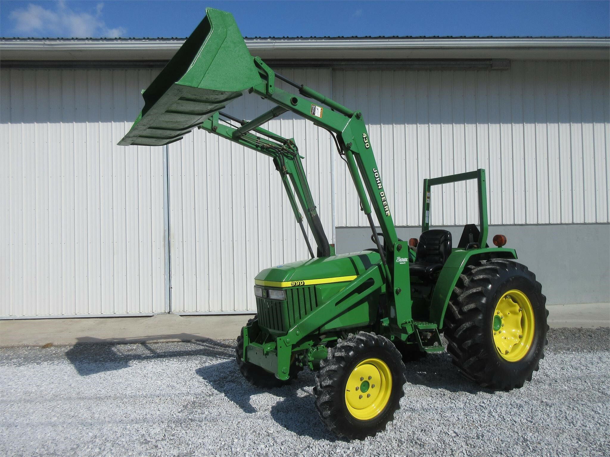 2004 John Deere 990 Tractor 20,900 Machinery Pete