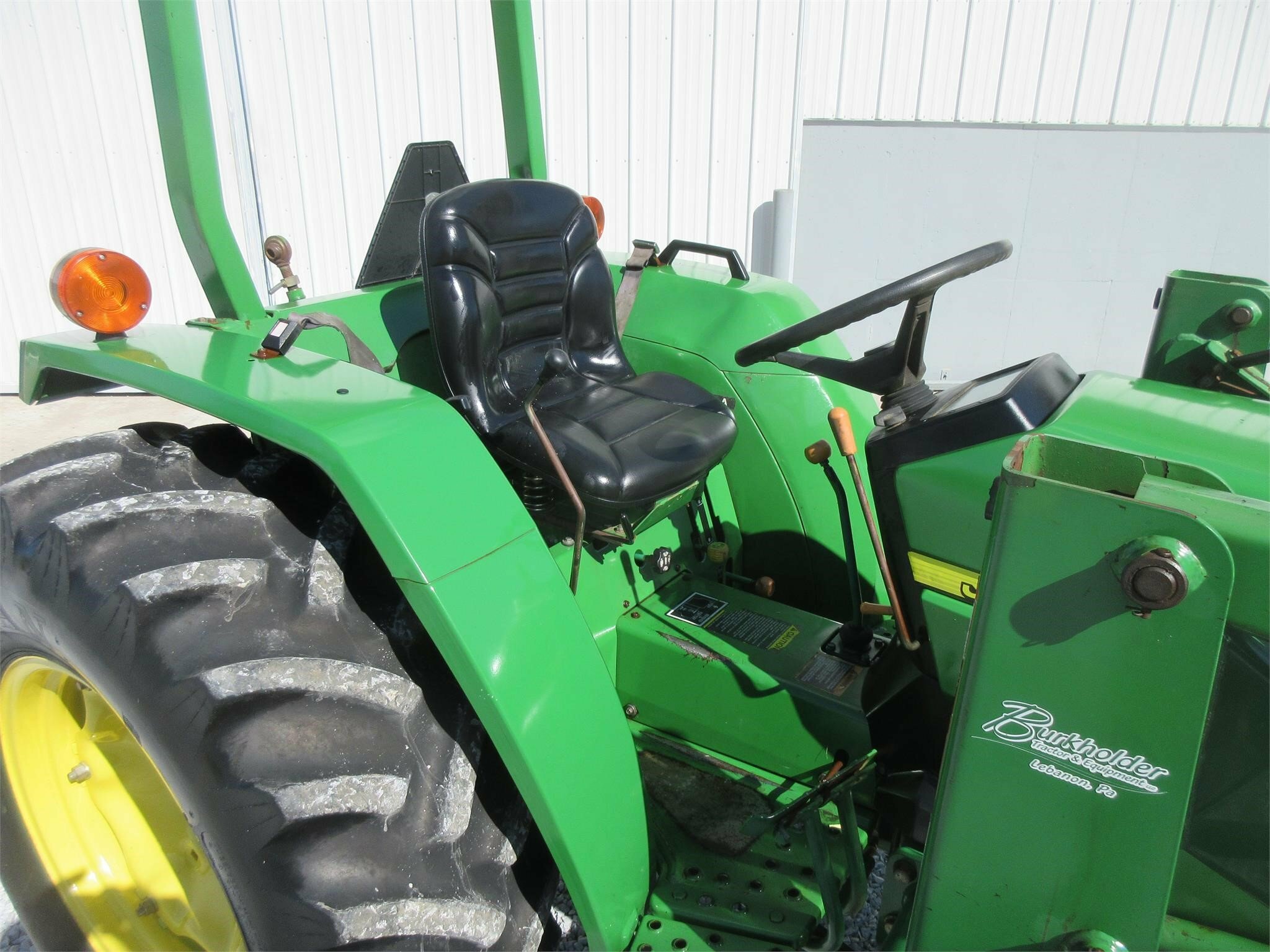 2004 John Deere 990 Tractor 20,900 Machinery Pete