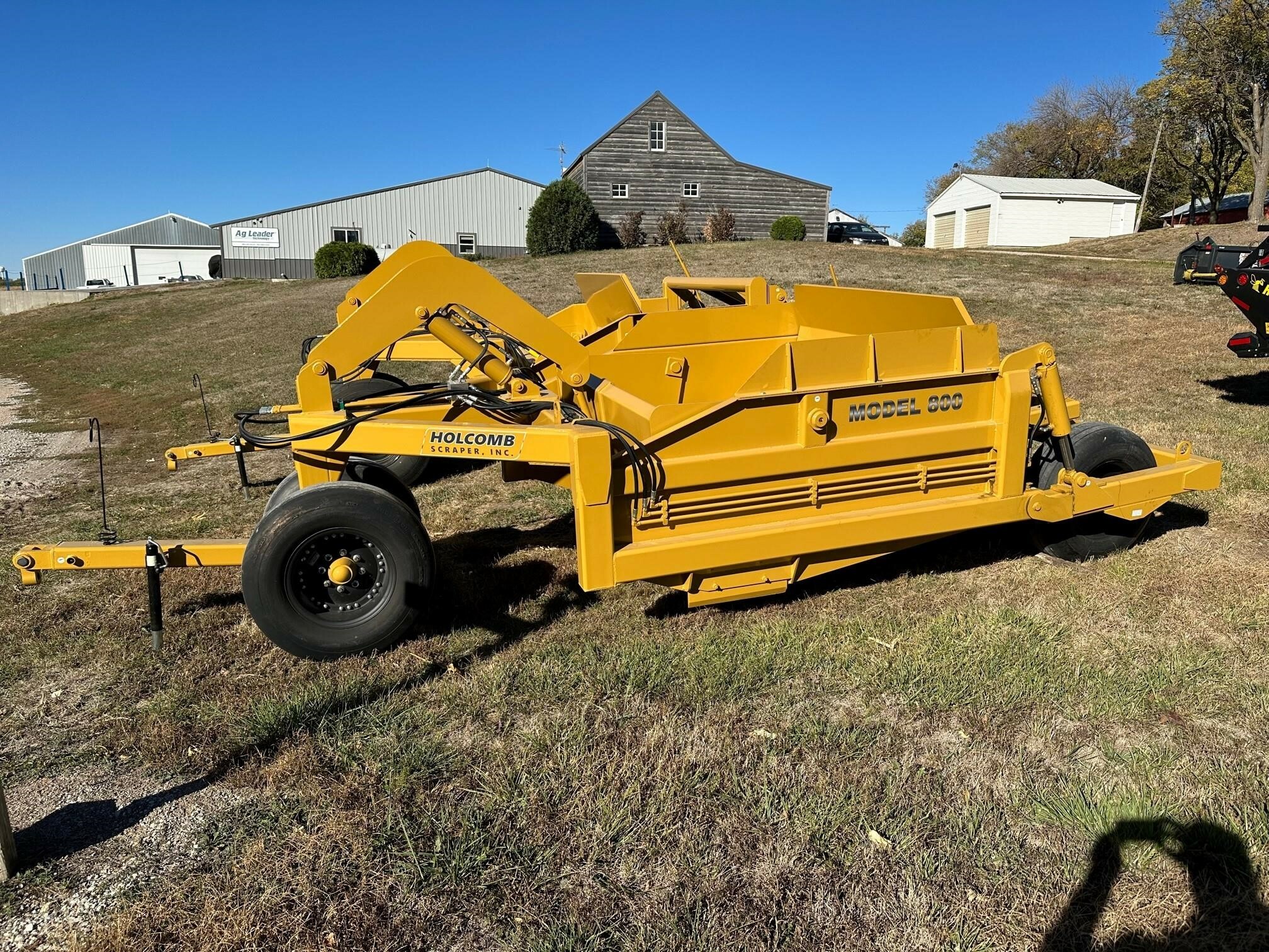 2022 800 Scraper Call Machinery Pete