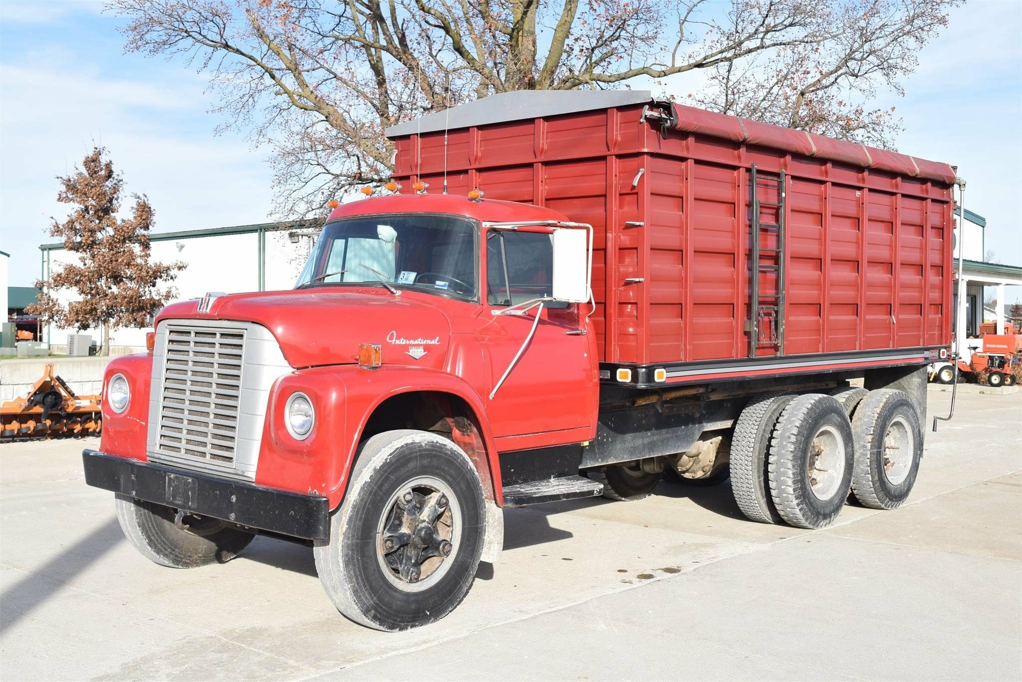 1970 International Loadstar Grain Truck 6,999 Machinery Pete