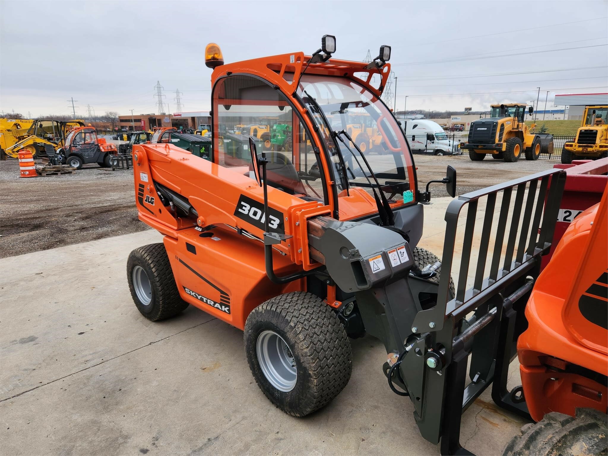 2023 SkyTrak 3013 Telehandler - $57,900 | Machinery Pete