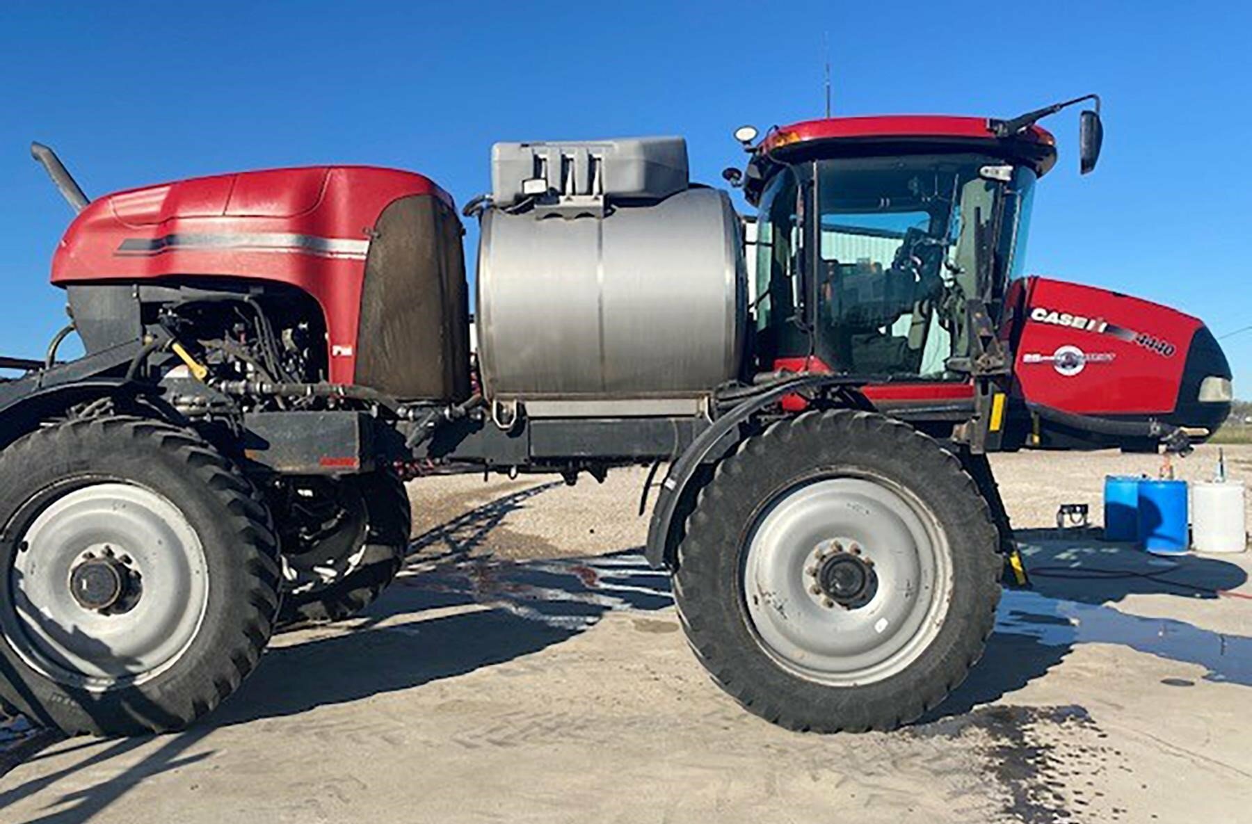 2017 Case IH Patriot 4440 SelfPropelled Sprayer 220,000 Machinery