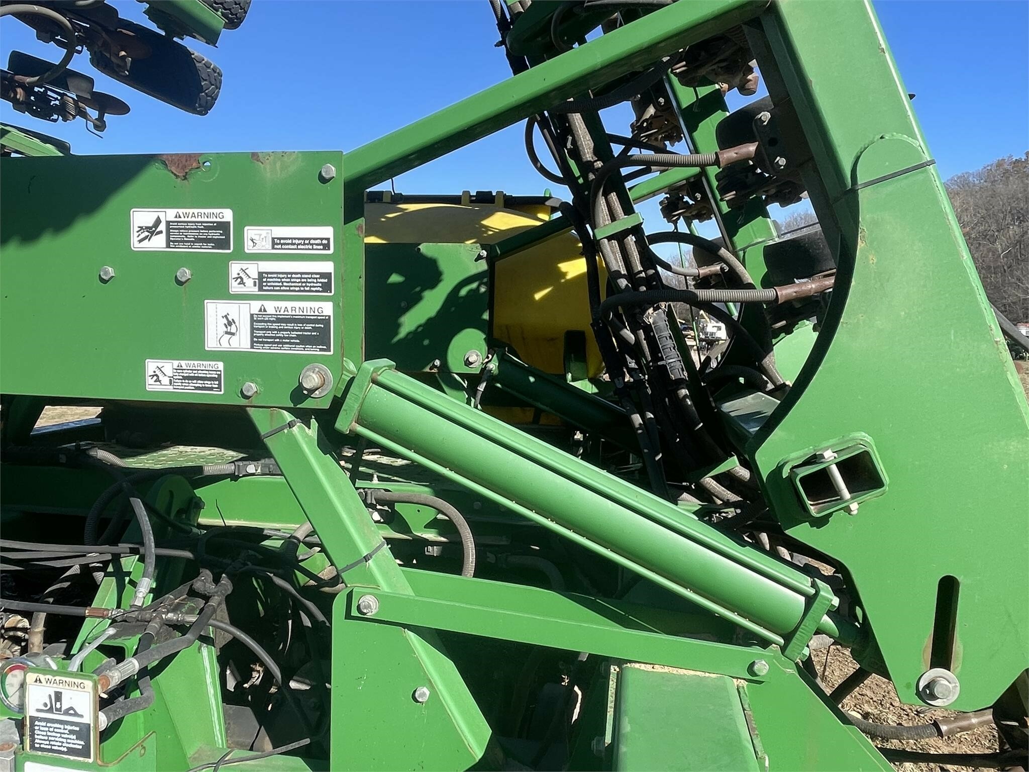 2007 John Deere 1990 Air Seeder 57,500 Machinery Pete