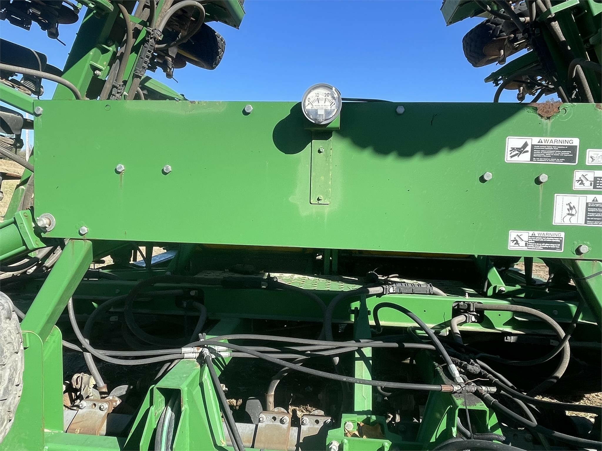 2007 John Deere 1990 Air Seeder 57,500 Machinery Pete
