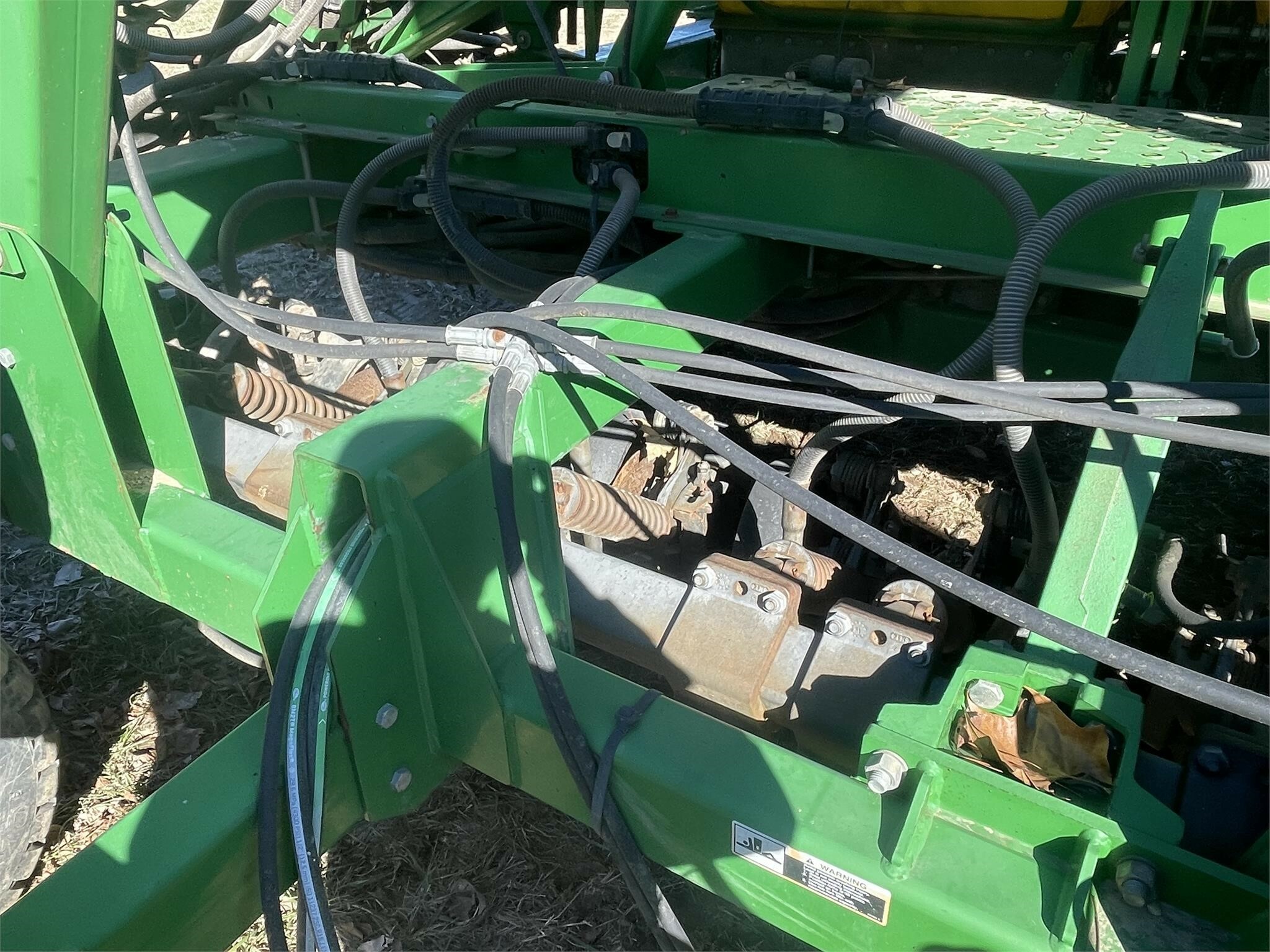 2007 John Deere 1990 Air Seeder 57,500 Machinery Pete