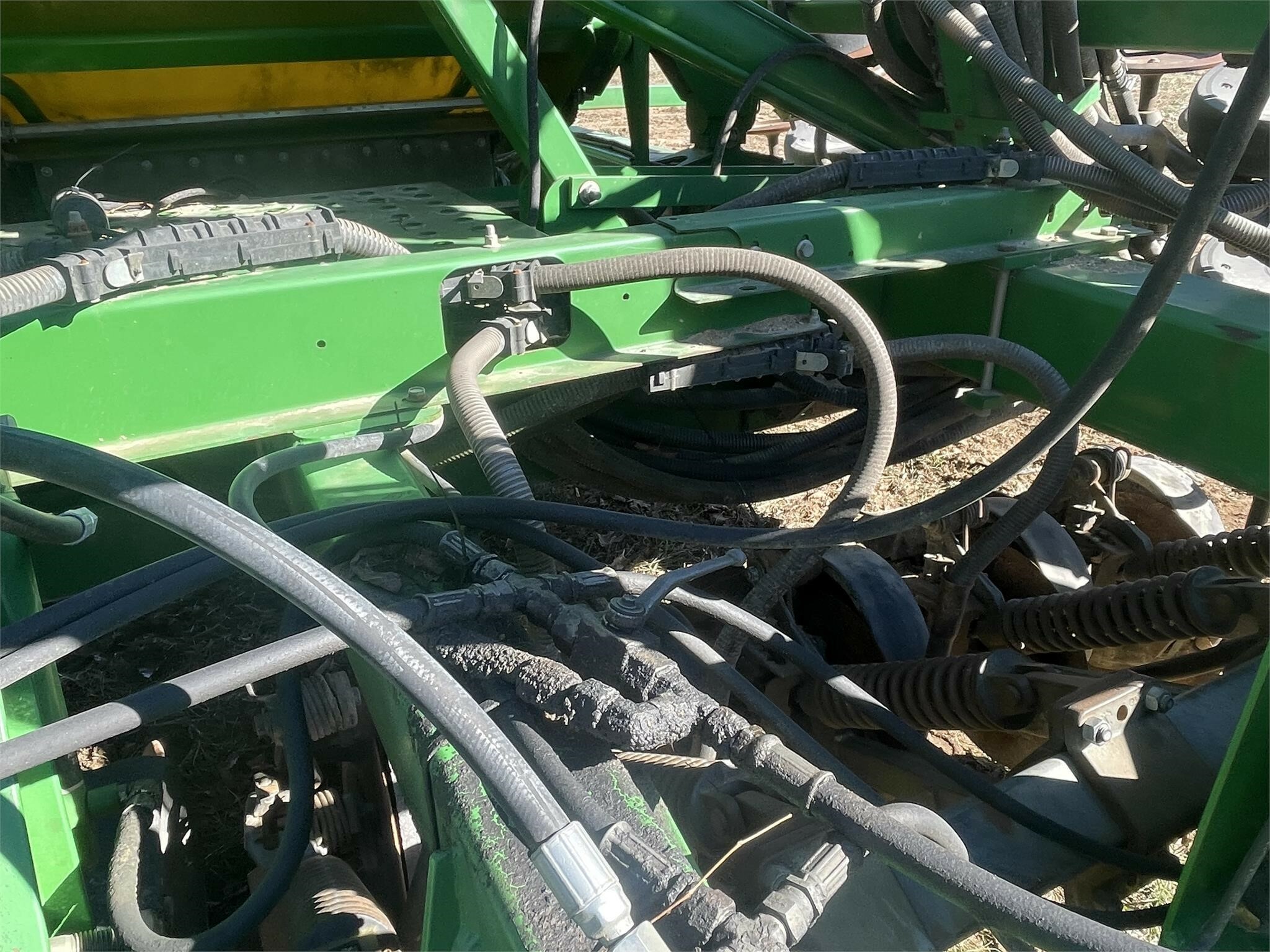 2007 John Deere 1990 Air Seeder 57,500 Machinery Pete