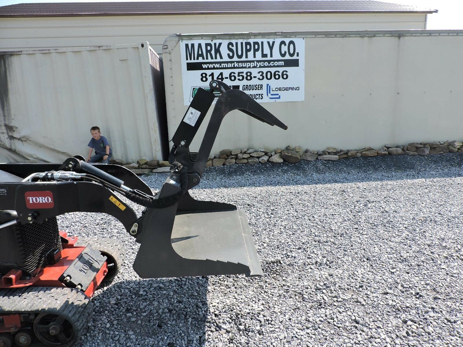 CID 44" GRAPPLE BUCKET TORO DINGO MOUNT Loader and Skid Steer