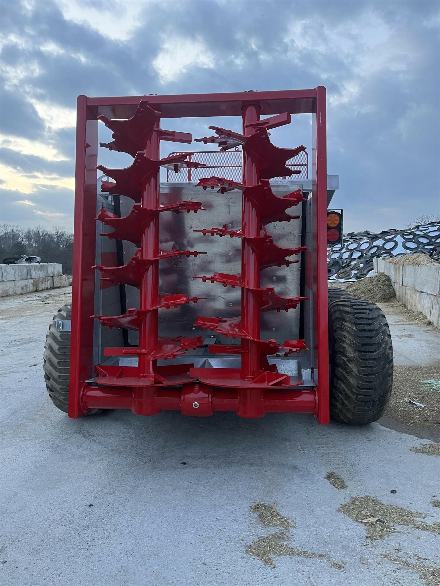 HOOSIERLAND 1450 Manure Spreader Call Machinery Pete