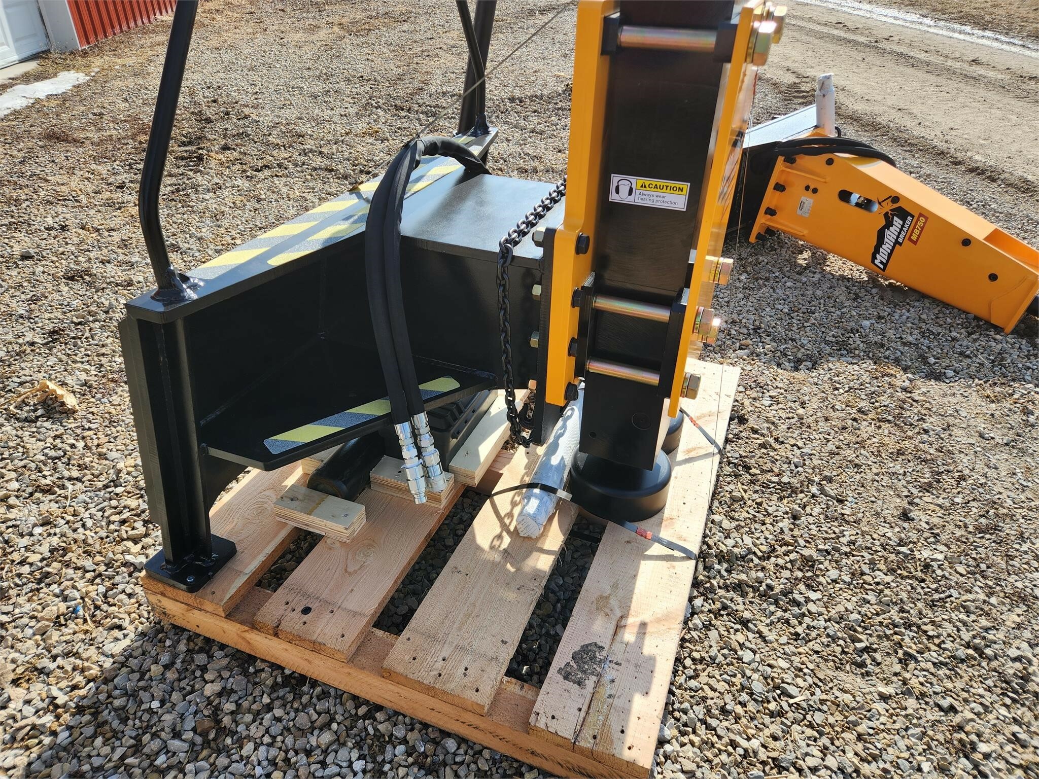 2024 MONTANA POST DRIVER 1000E Loader and Skid Steer Attachment