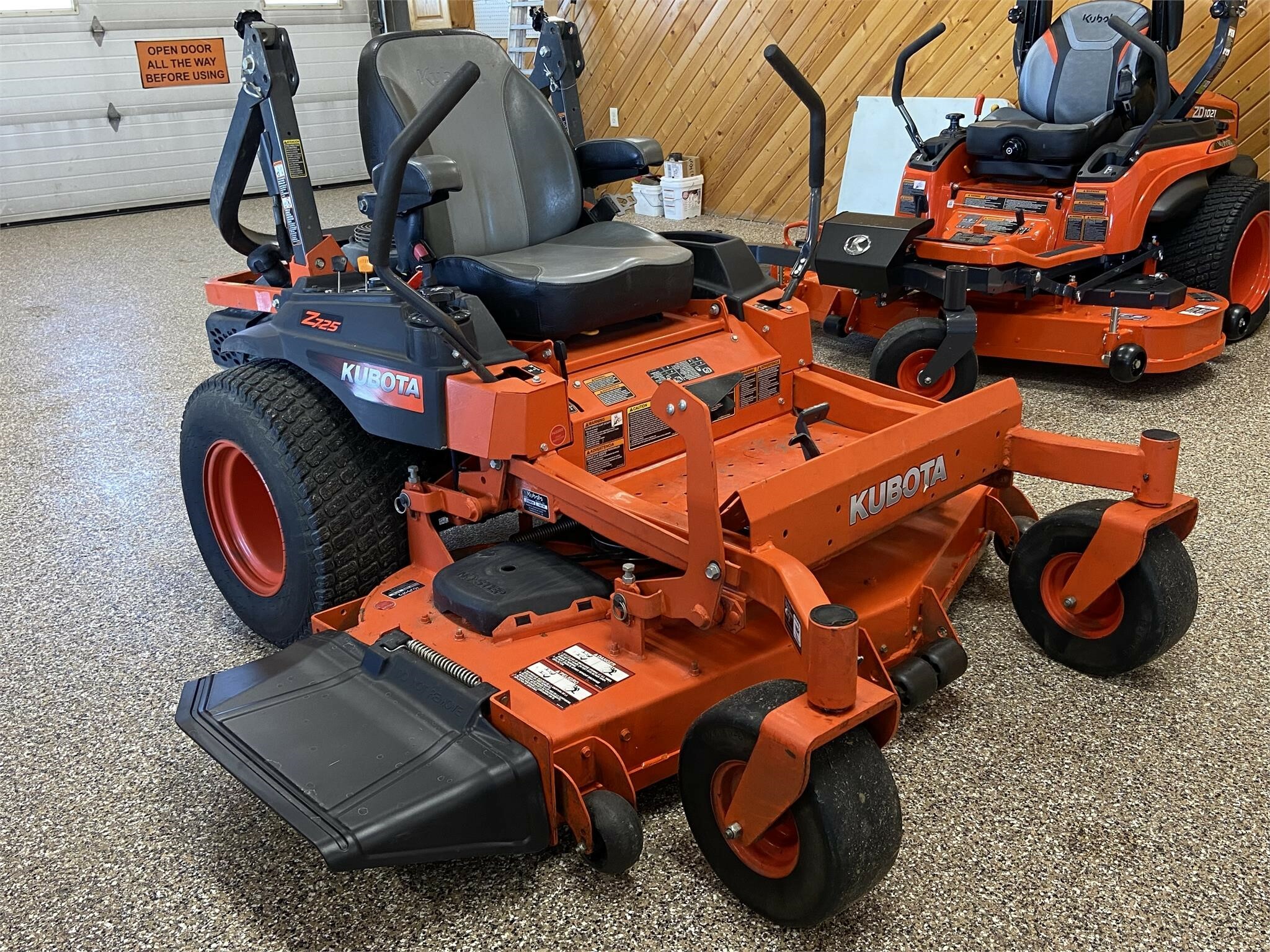 2014 Kubota Z725 Lawn Mower 5,900 Machinery Pete