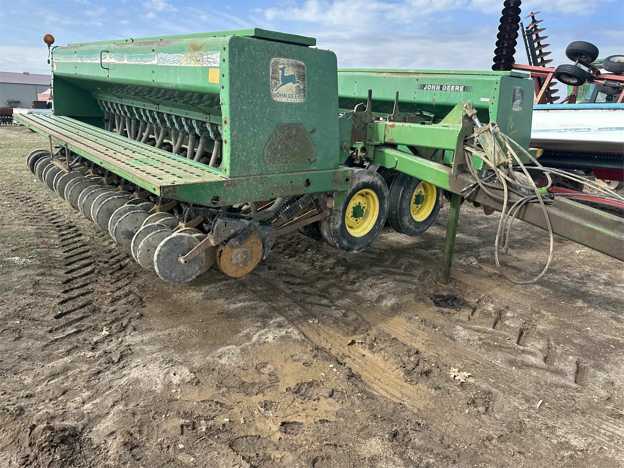 John Deere 455 Drill 14,500 Machinery Pete