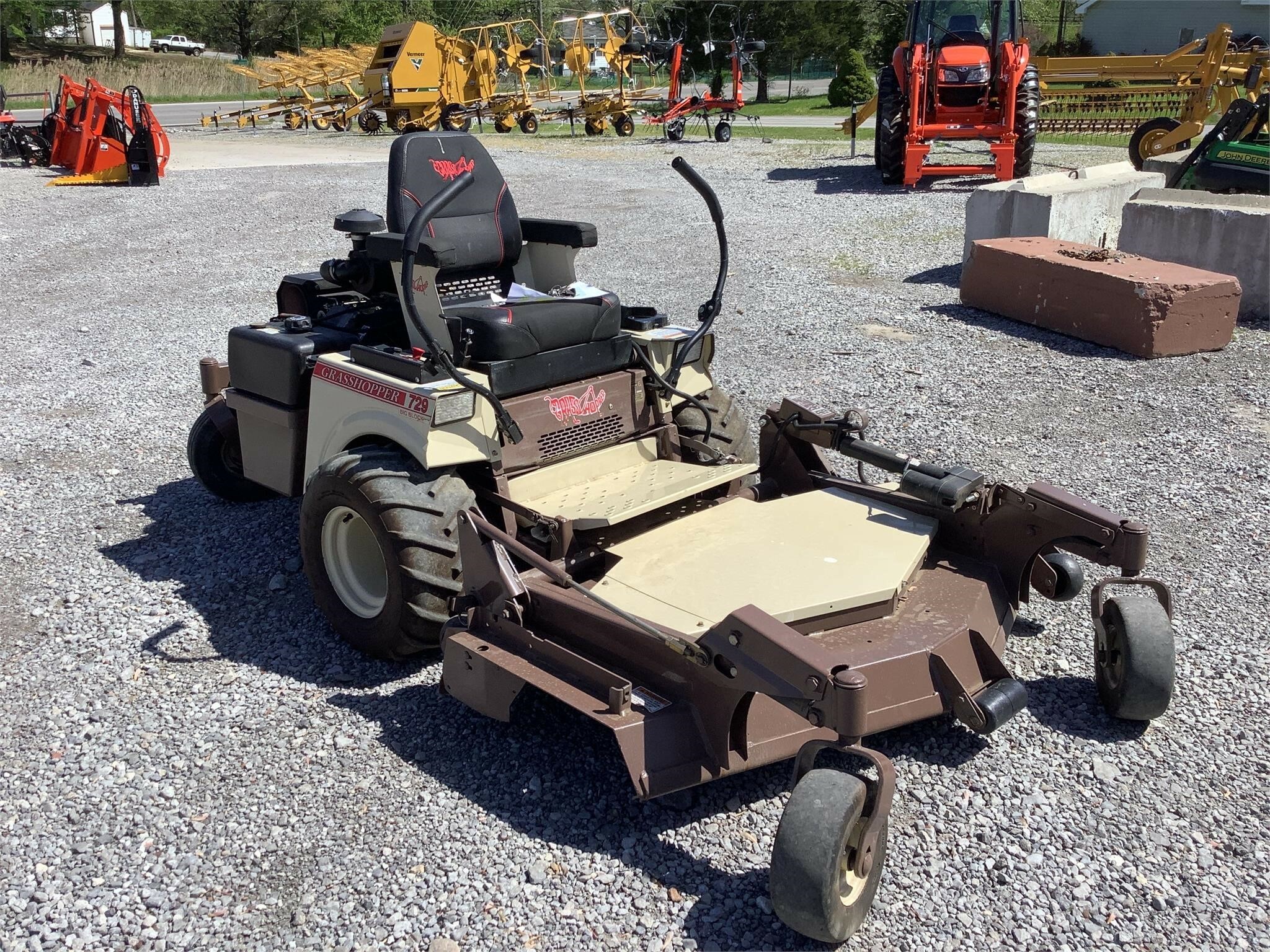 2021 729BT Lawn Mower 12,400 Machinery Pete