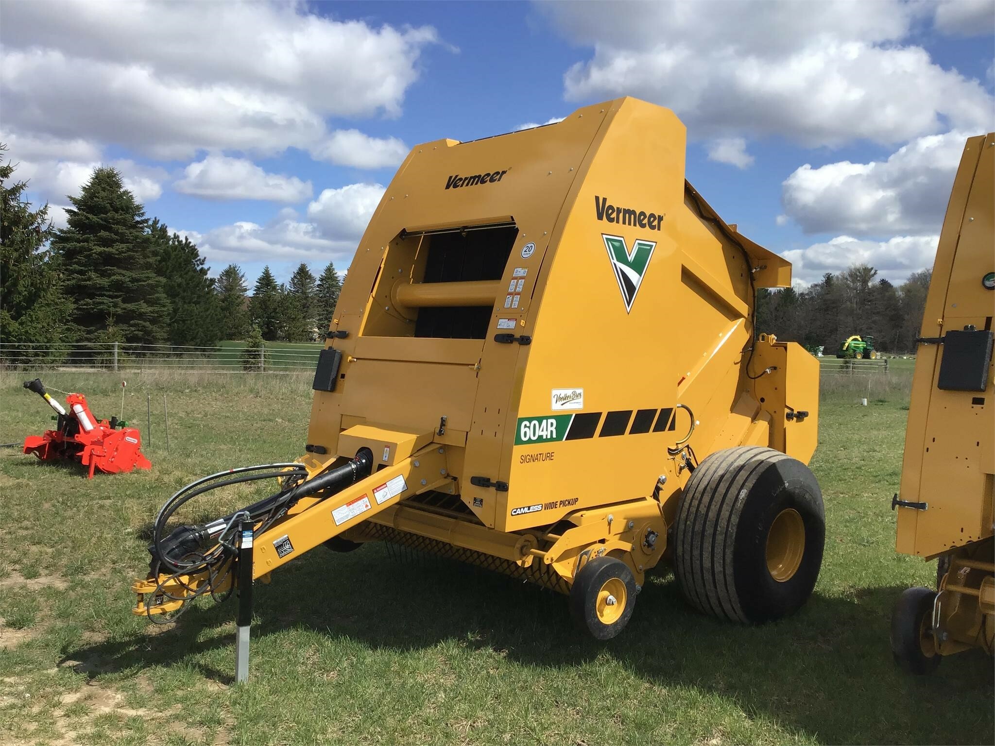 2023 Vermeer 604R Signature Round Baler Call Machinery Pete