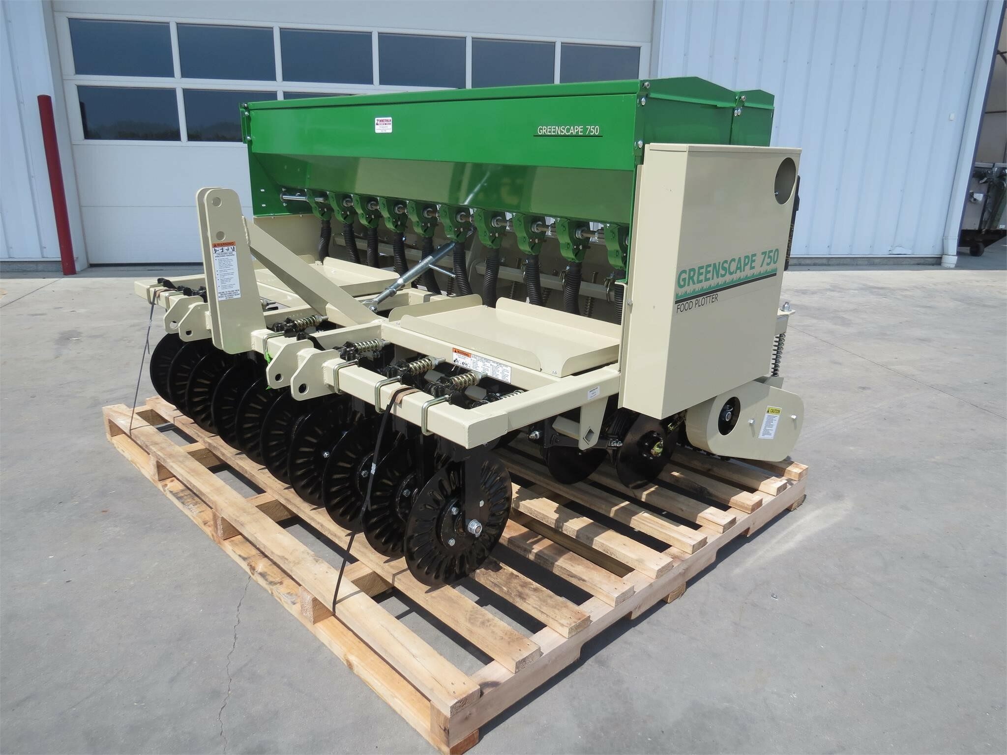 2023 GREENSCAPE 750 Drill 10,950 Machinery Pete