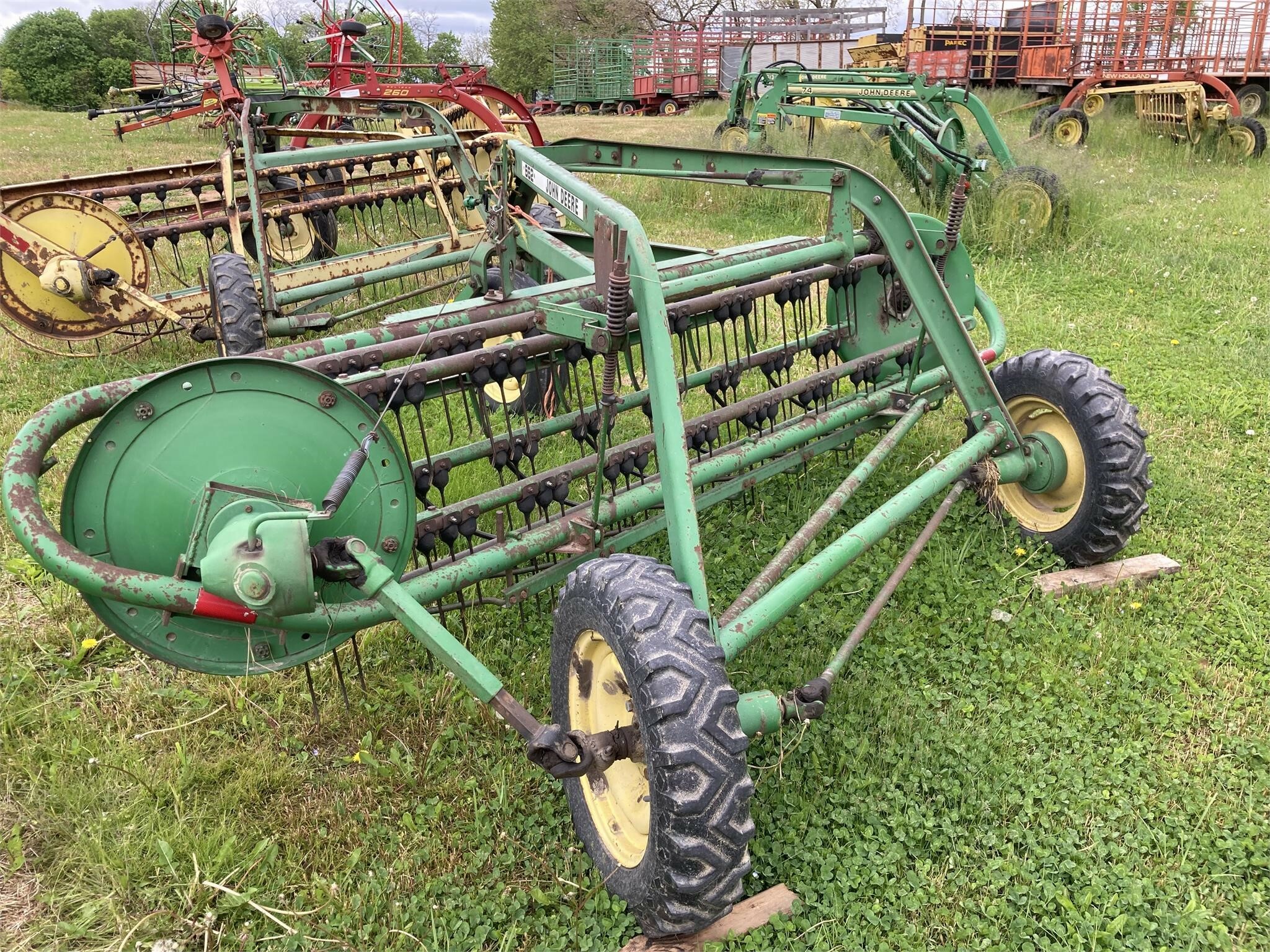 John Deere 662 Rake 2,900 Machinery Pete