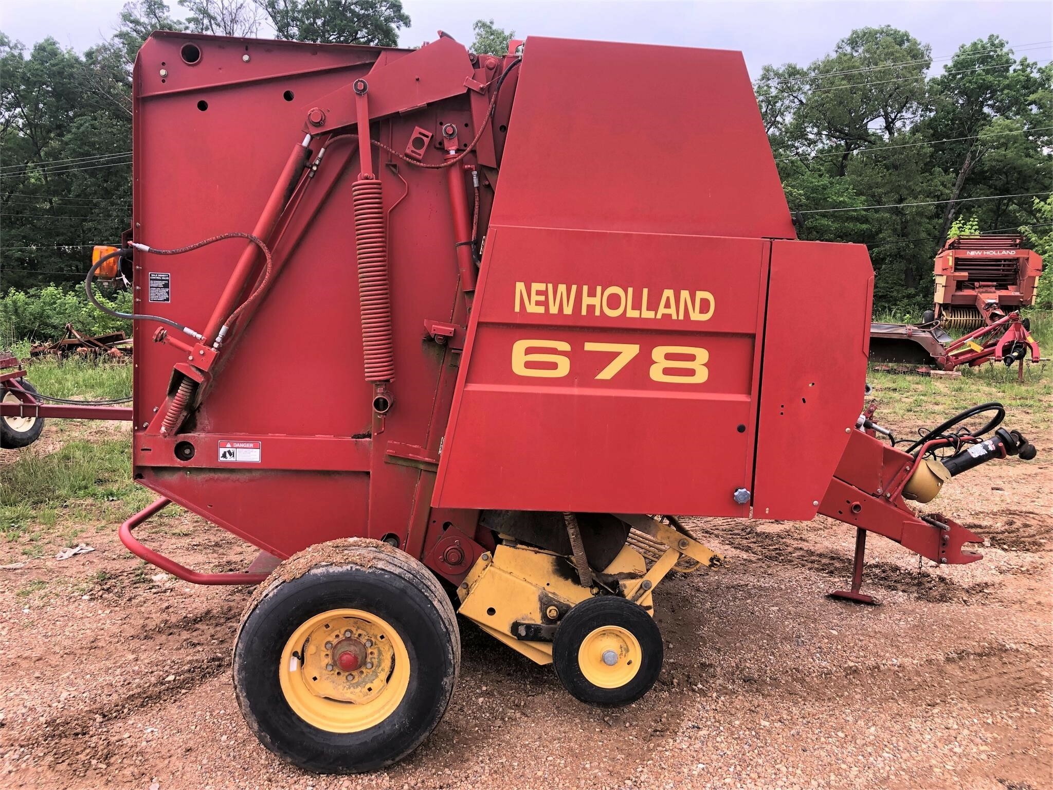 1999 New Holland 678 Round Baler 5,500 Machinery Pete